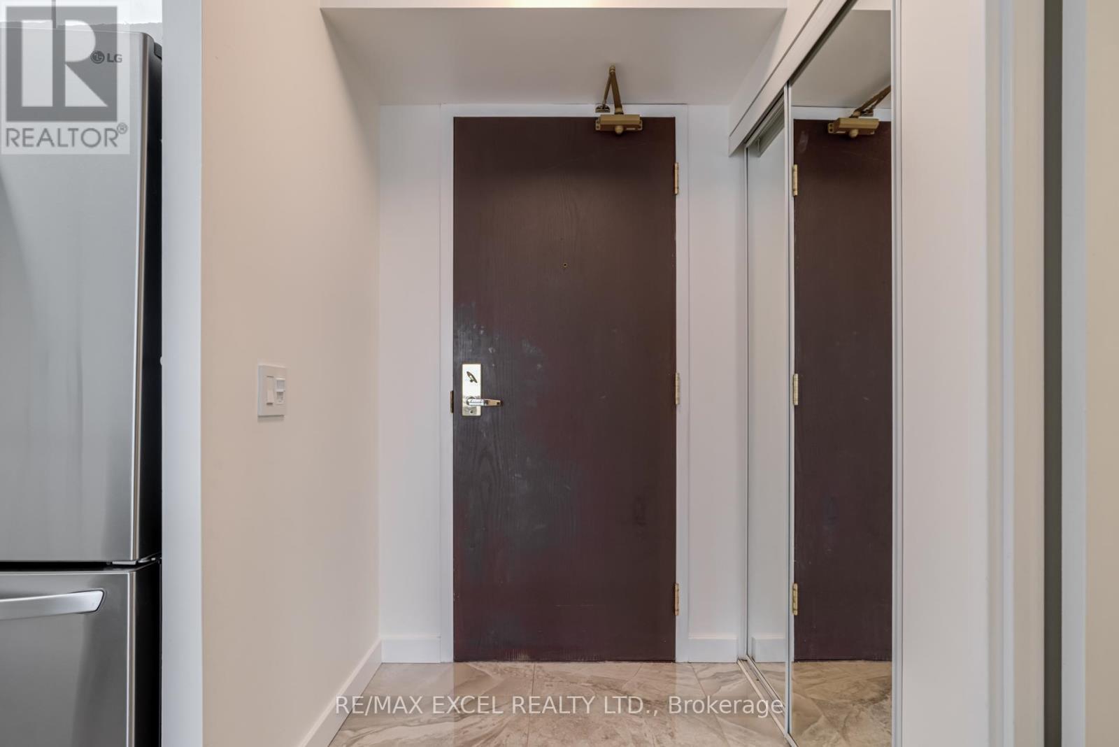 












2715 - 18 PARKVIEW AVENUE

,
Toronto (Willowdale East),




Ontario
M2N7H7


