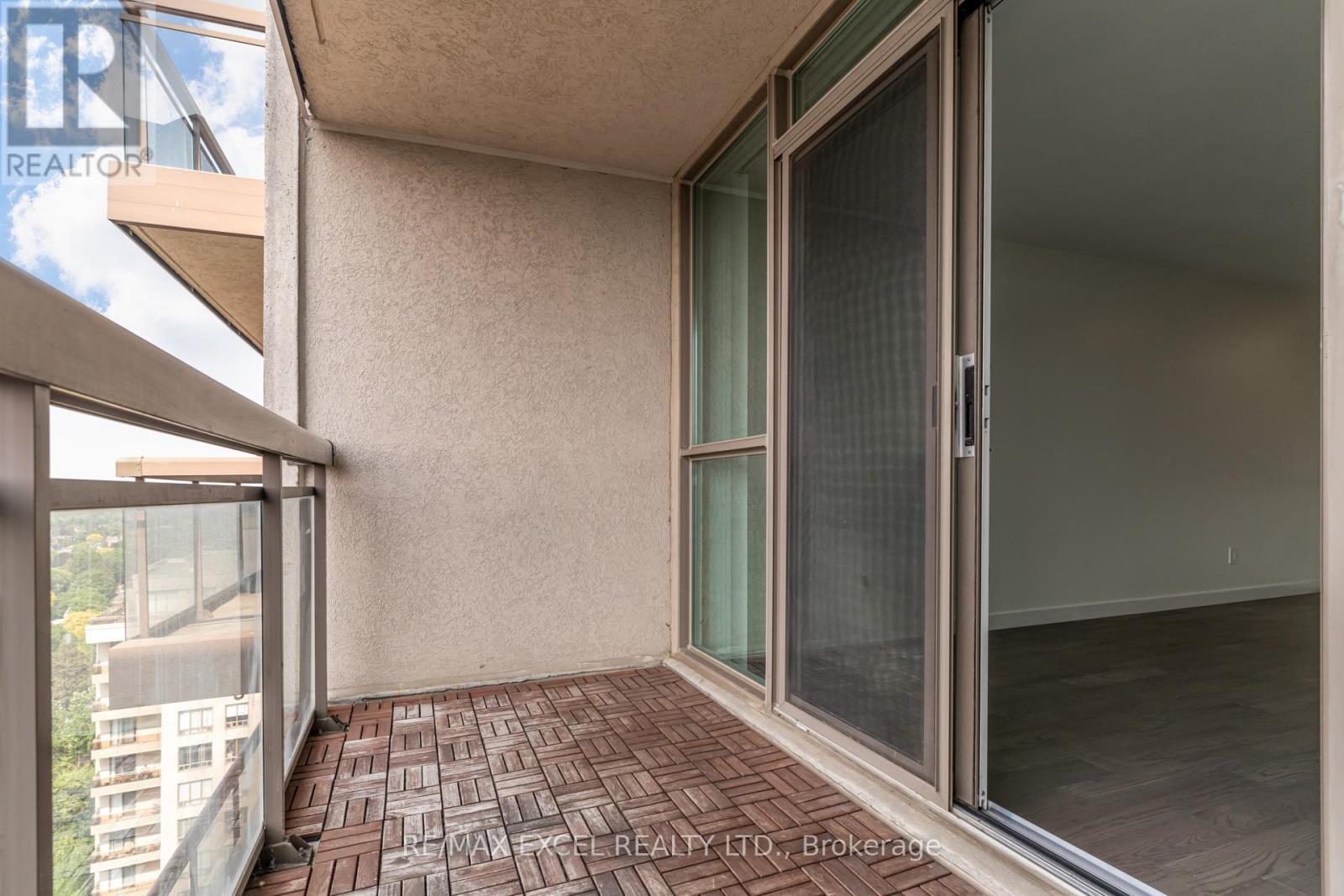 












2715 - 18 PARKVIEW AVENUE

,
Toronto (Willowdale East),




Ontario
M2N7H7

