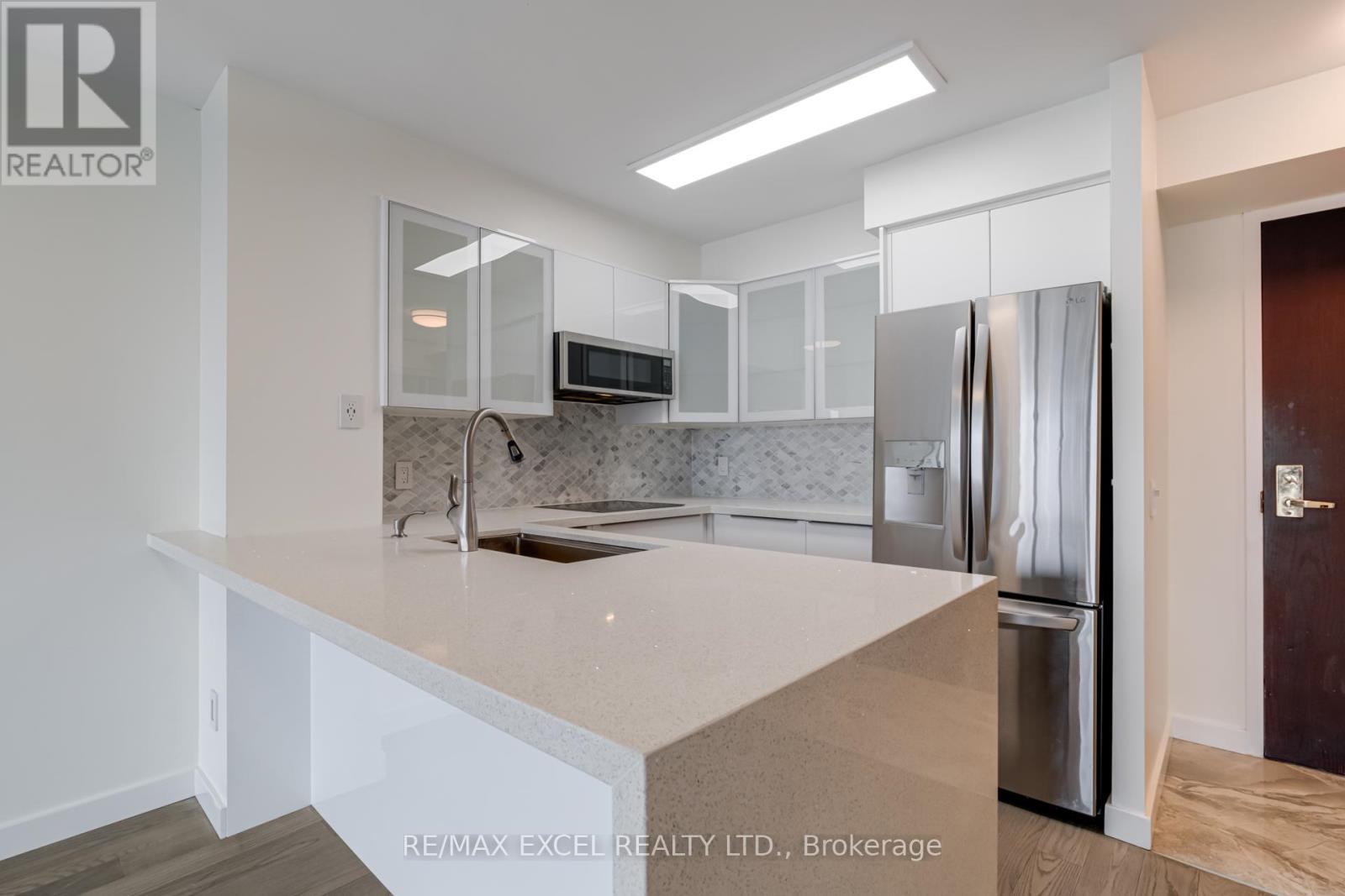 












2715 - 18 PARKVIEW AVENUE

,
Toronto (Willowdale East),




Ontario
M2N7H7


