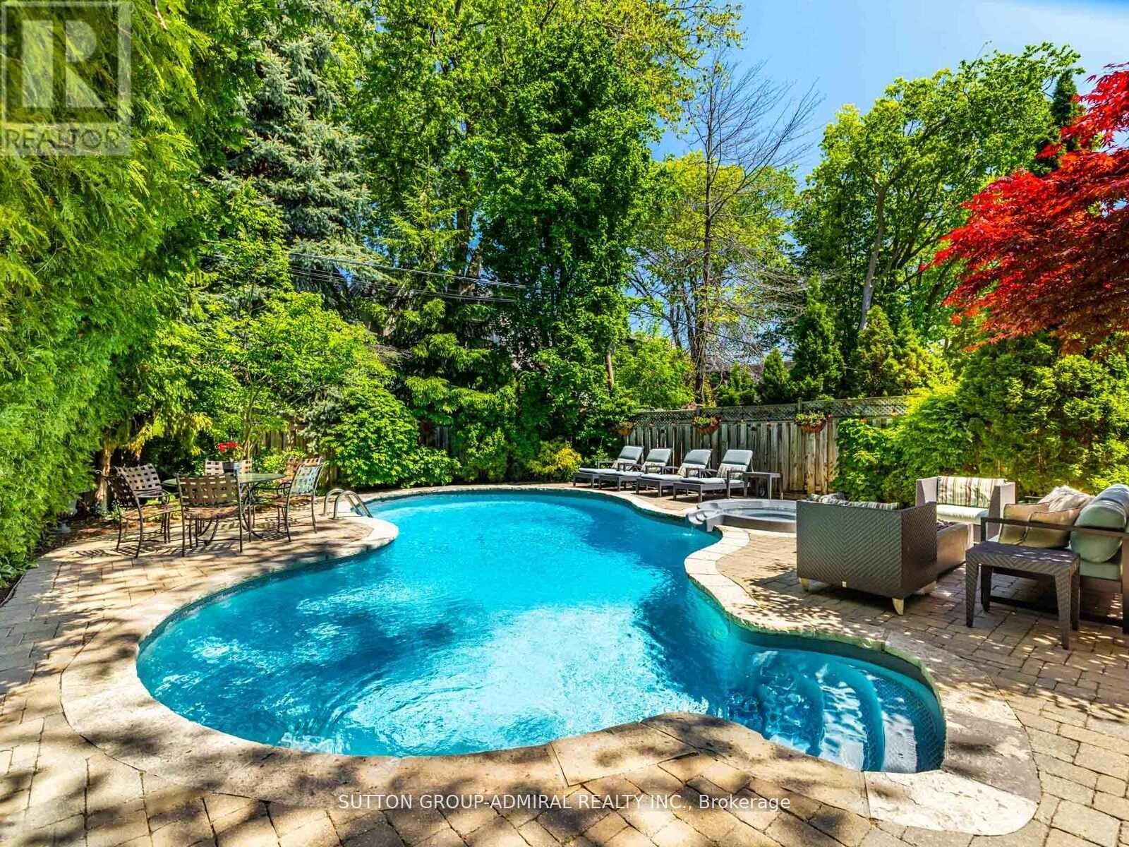 












538 BEDFORD PARK AVENUE

,
Toronto (Bedford Park-Nortown),




Ontario
M5M1K3

