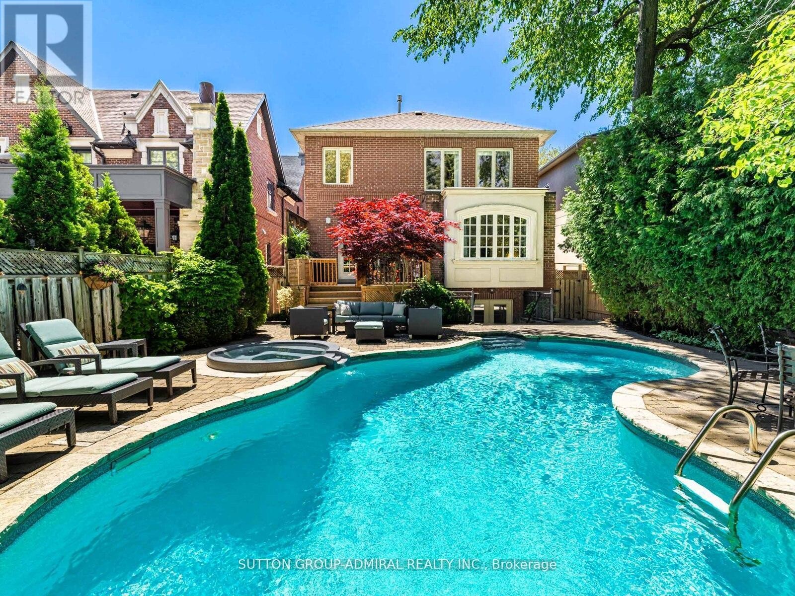 












538 BEDFORD PARK AVENUE

,
Toronto (Bedford Park-Nortown),




Ontario
M5M1K3

