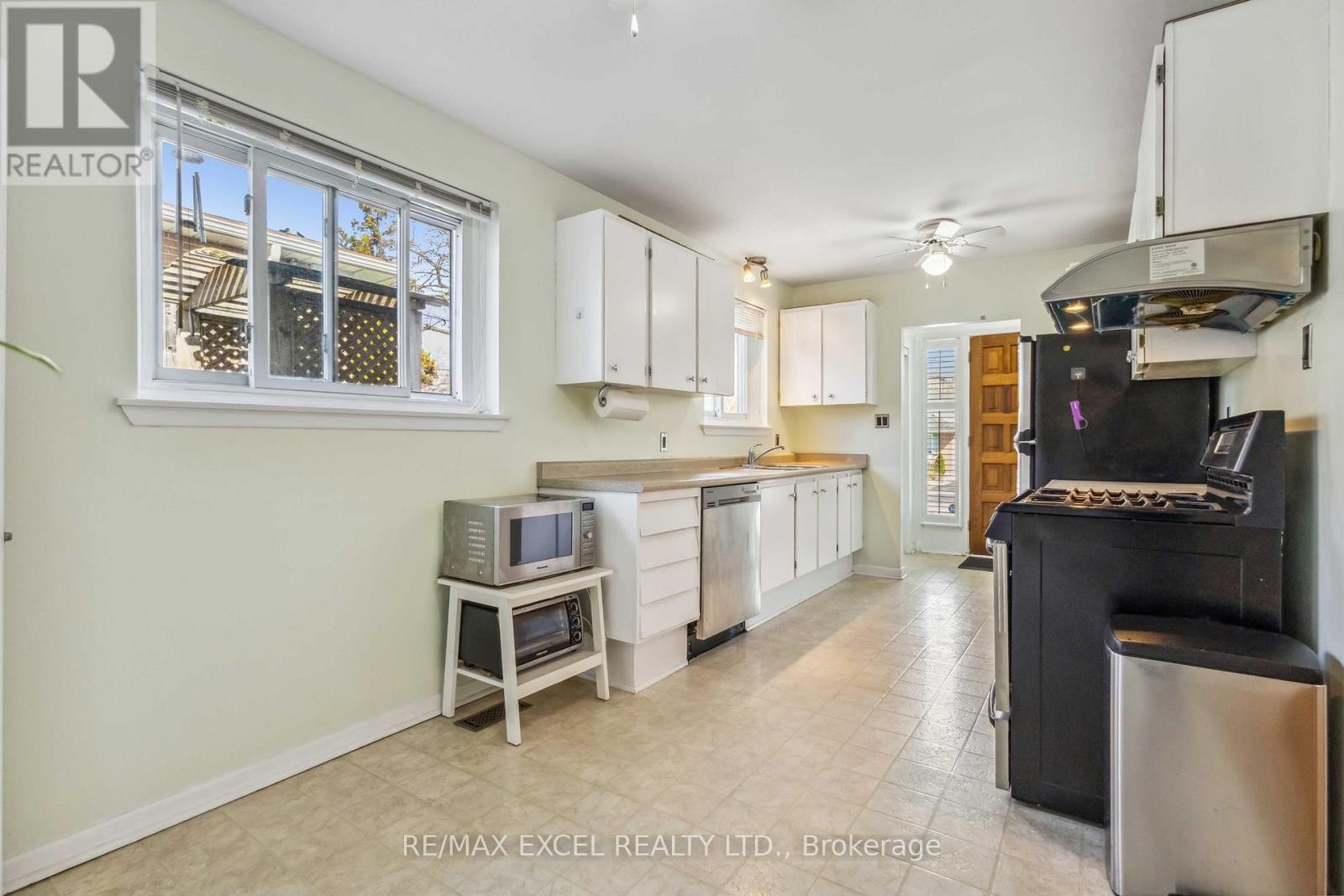 












335 WOODSWORTH ROAD

,
Toronto (St. Andrew-Windfields),




Ontario
M2L2T7

