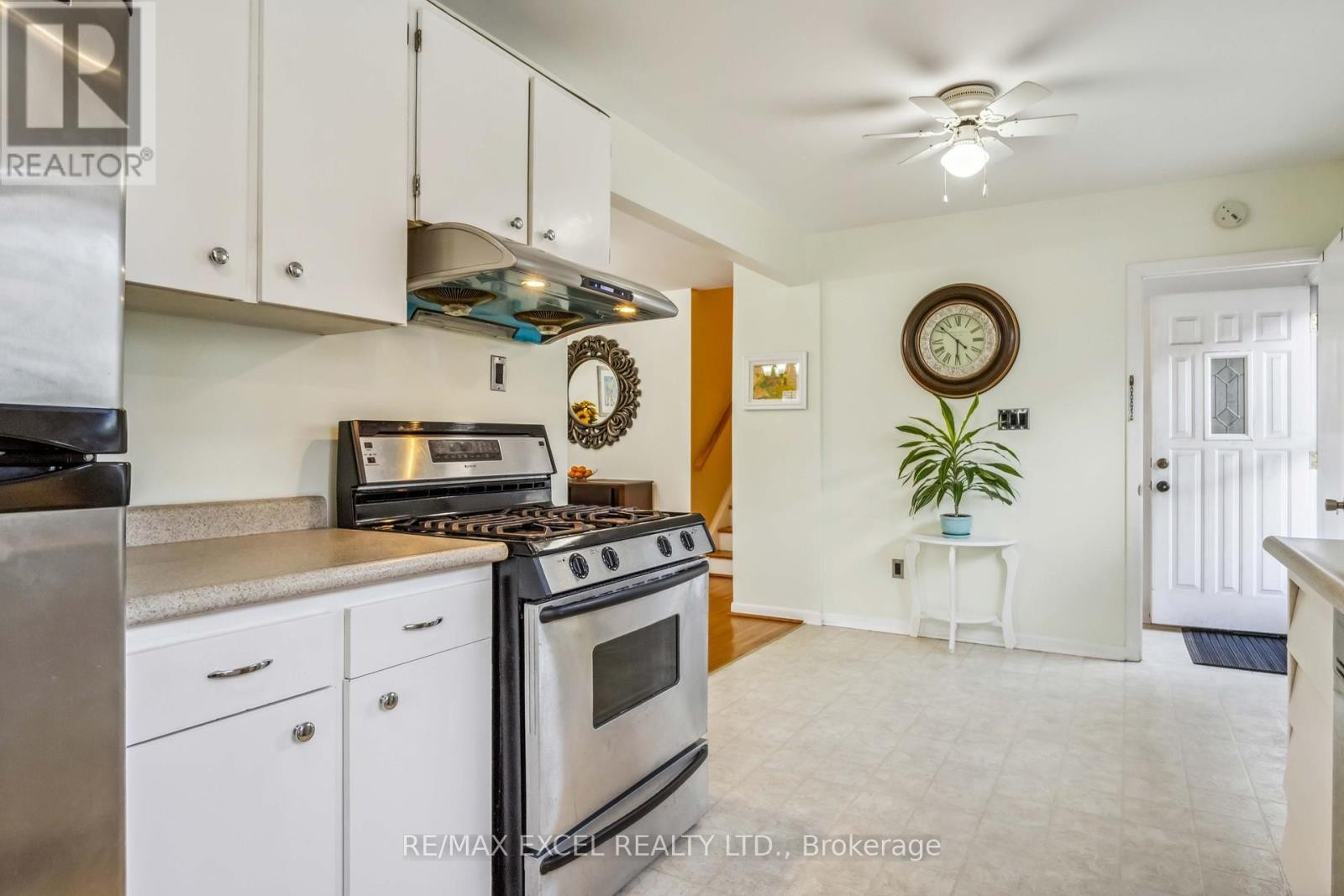 












335 WOODSWORTH ROAD

,
Toronto (St. Andrew-Windfields),




Ontario
M2L2T7

