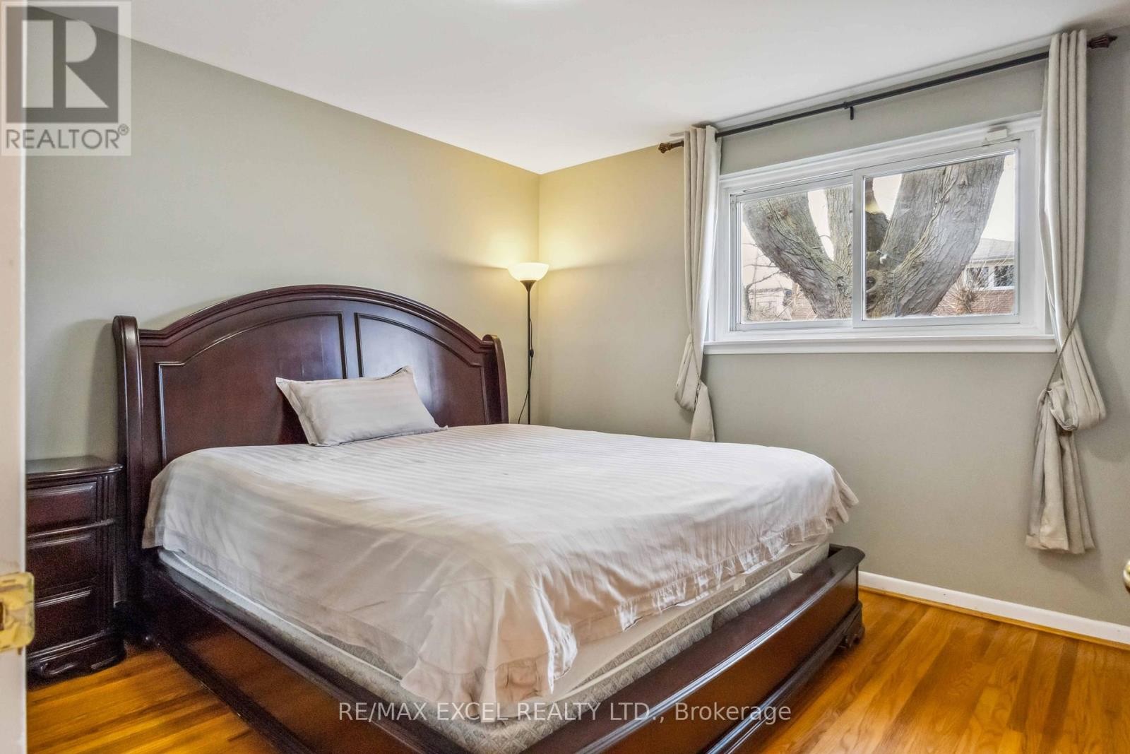 












335 WOODSWORTH ROAD

,
Toronto (St. Andrew-Windfields),




Ontario
M2L2T7

