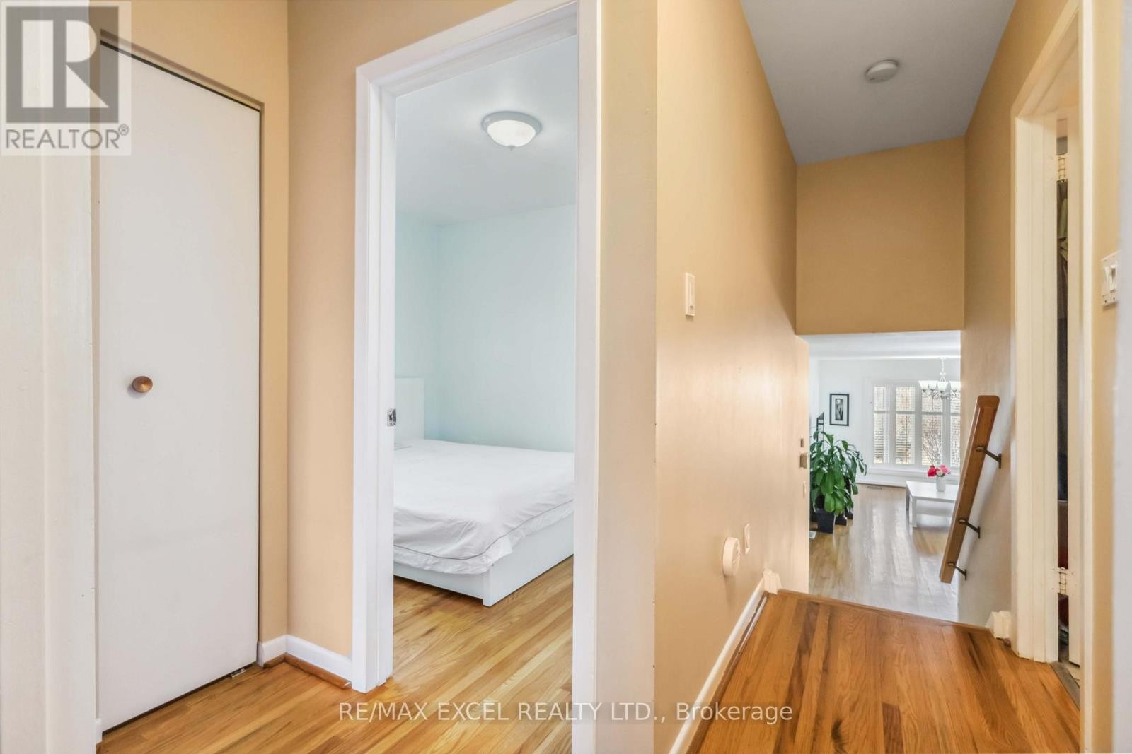 












335 WOODSWORTH ROAD

,
Toronto (St. Andrew-Windfields),




Ontario
M2L2T7

