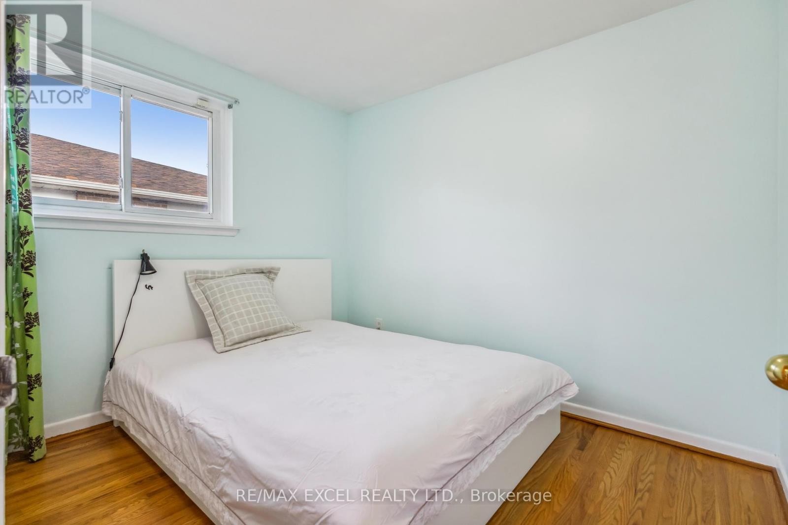 












335 WOODSWORTH ROAD

,
Toronto (St. Andrew-Windfields),




Ontario
M2L2T7

