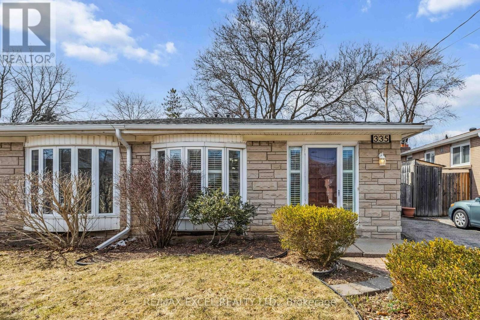 












335 WOODSWORTH ROAD

,
Toronto (St. Andrew-Windfields),




Ontario
M2L2T7

