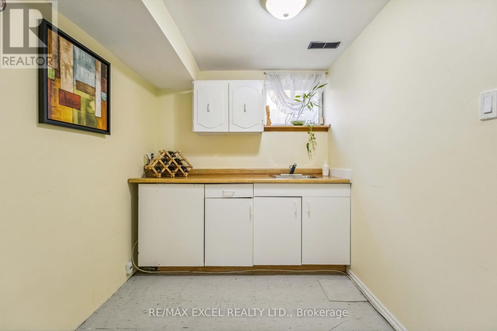 












335 WOODSWORTH ROAD

,
Toronto (St. Andrew-Windfields),




Ontario
M2L2T7

