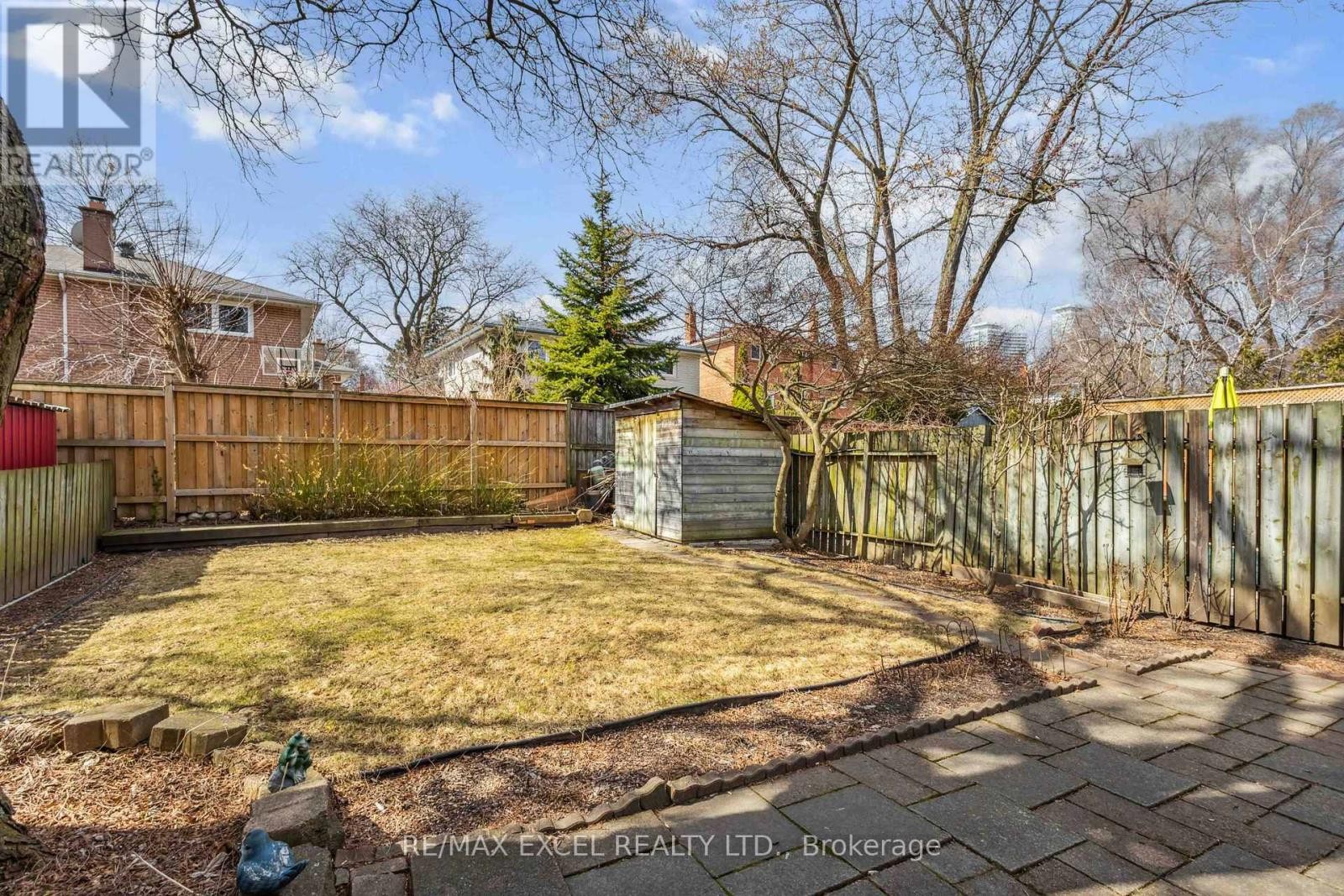 












335 WOODSWORTH ROAD

,
Toronto (St. Andrew-Windfields),




Ontario
M2L2T7

