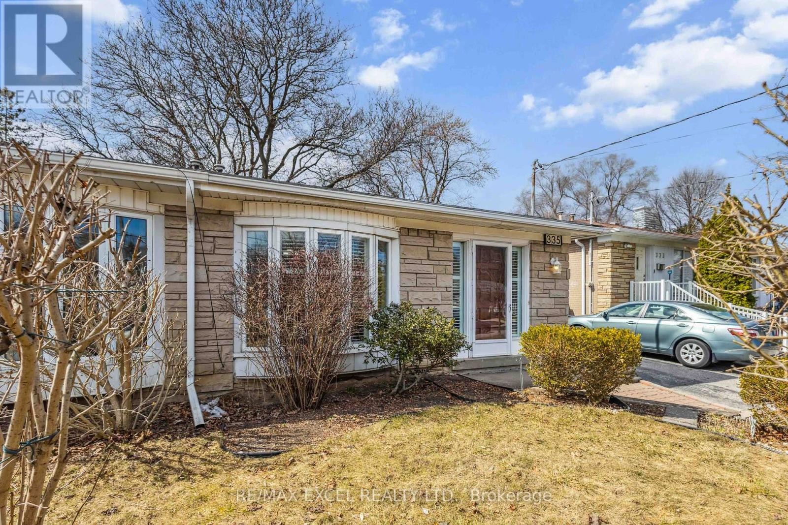 












335 WOODSWORTH ROAD

,
Toronto (St. Andrew-Windfields),




Ontario
M2L2T7

