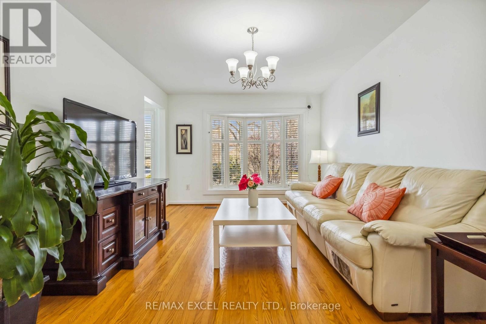 












335 WOODSWORTH ROAD

,
Toronto (St. Andrew-Windfields),




Ontario
M2L2T7

