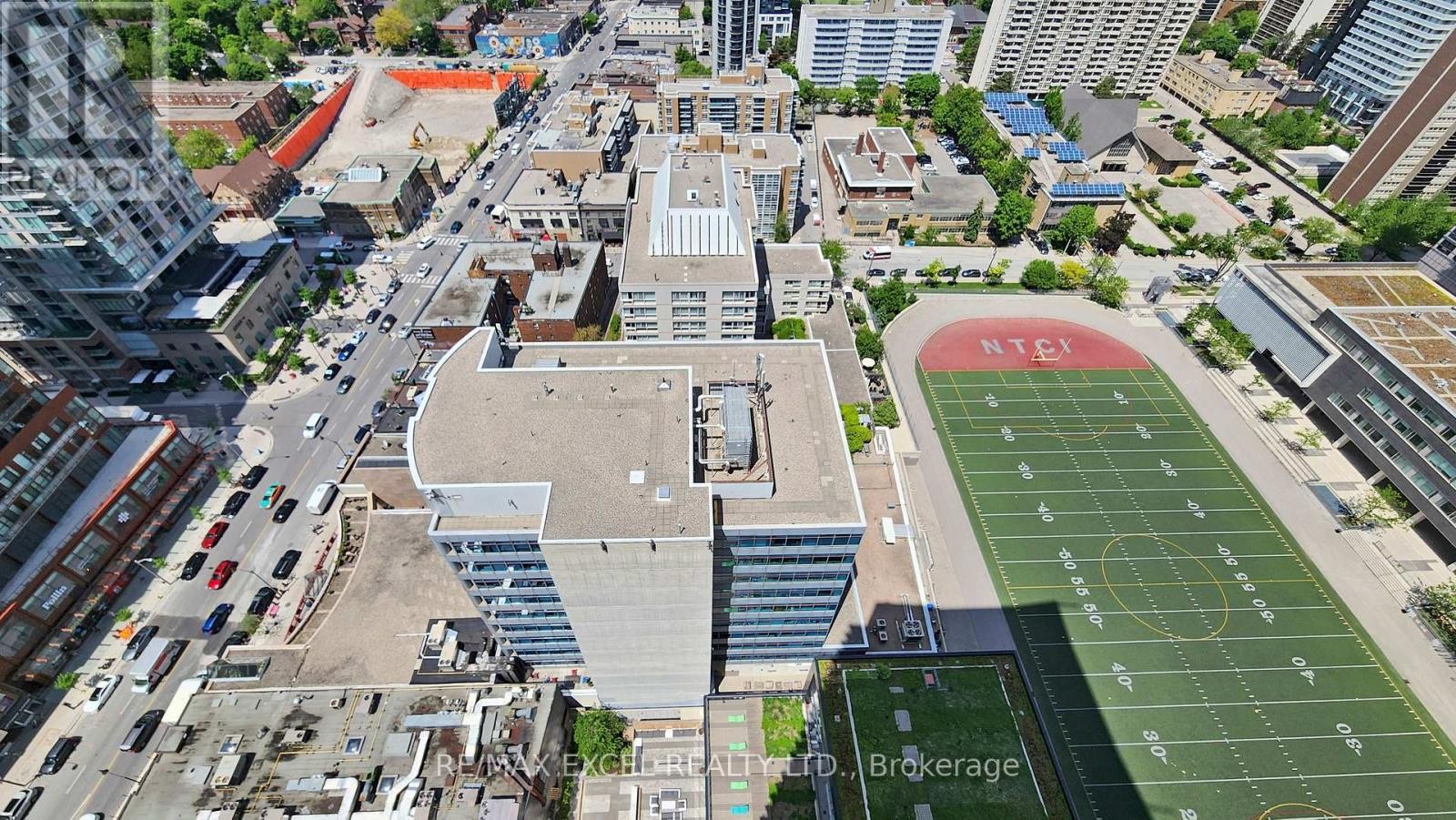












3105 - 30 ROEHAMPTON AVENUE

,
Toronto (Mount Pleasant West),




Ontario
M4P0B8


