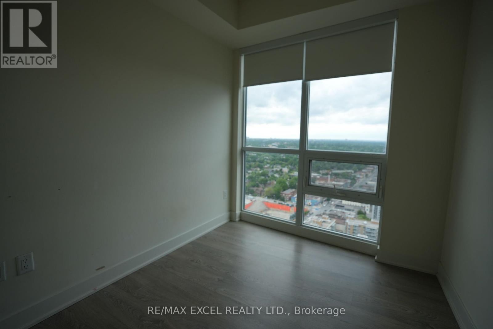












3105 - 30 ROEHAMPTON AVENUE

,
Toronto (Mount Pleasant West),




Ontario
M4P0B8

