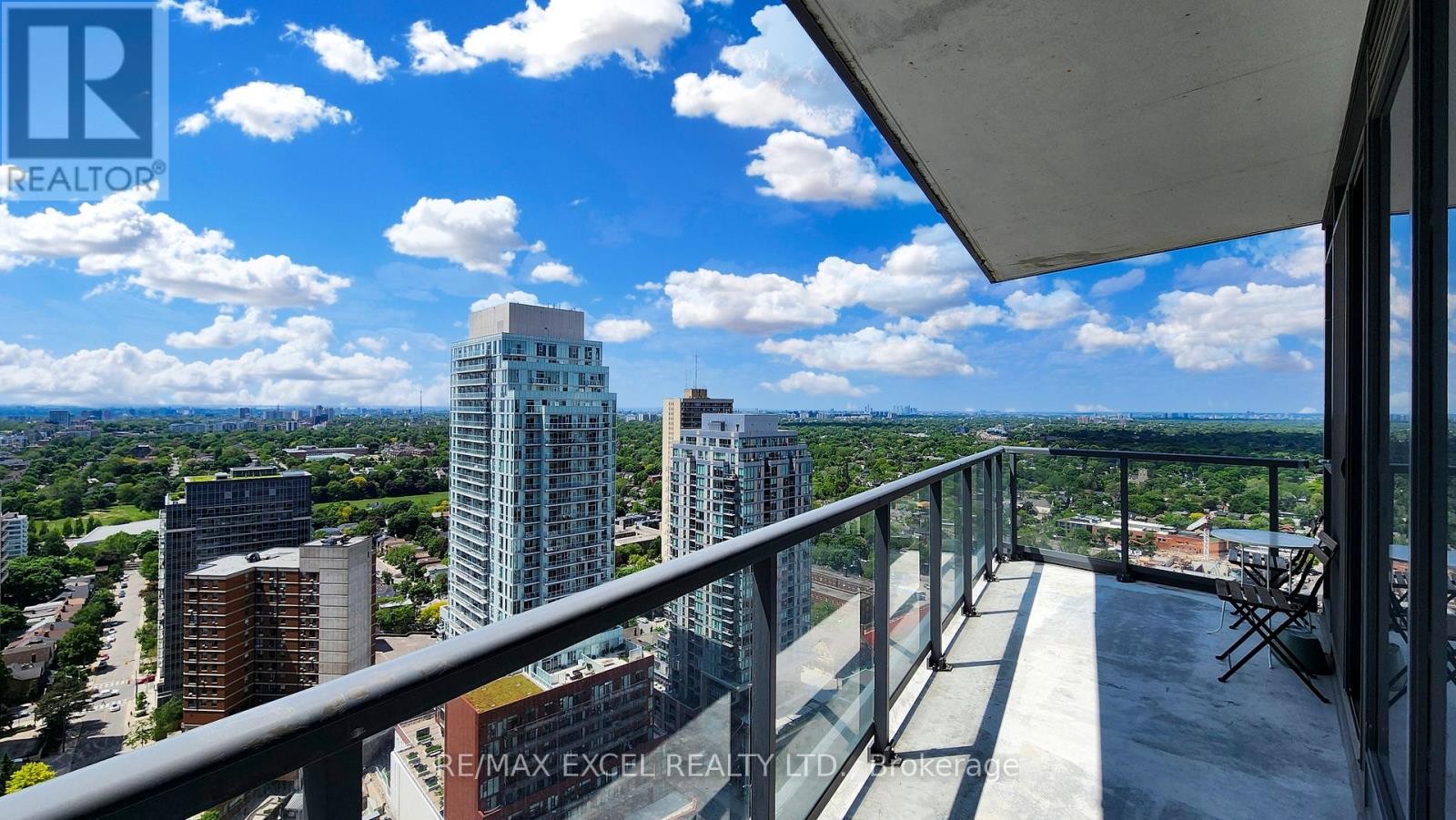 












3105 - 30 ROEHAMPTON AVENUE

,
Toronto (Mount Pleasant West),




Ontario
M4P0B8

