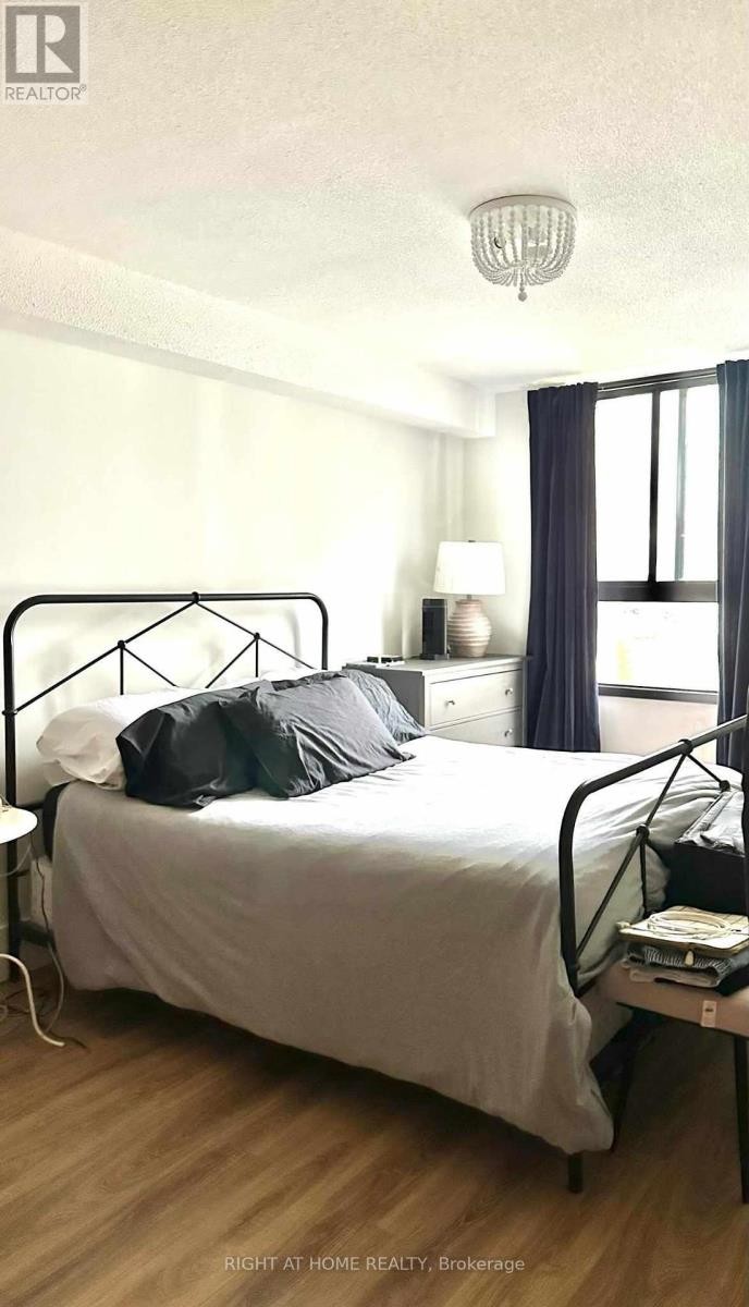 












1012 - 177 LINUS ROAD

,
Toronto (Don Valley Village),




Ontario
M2J4S5

