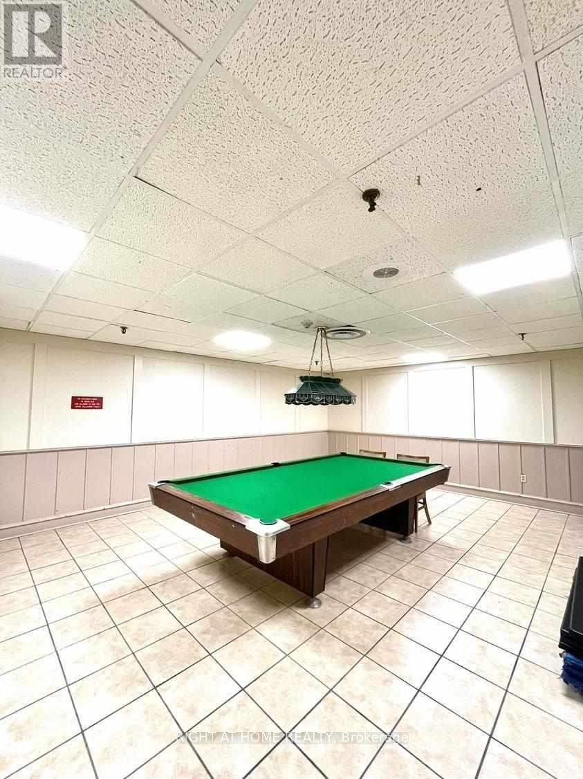 












1012 - 177 LINUS ROAD

,
Toronto (Don Valley Village),




Ontario
M2J4S5

