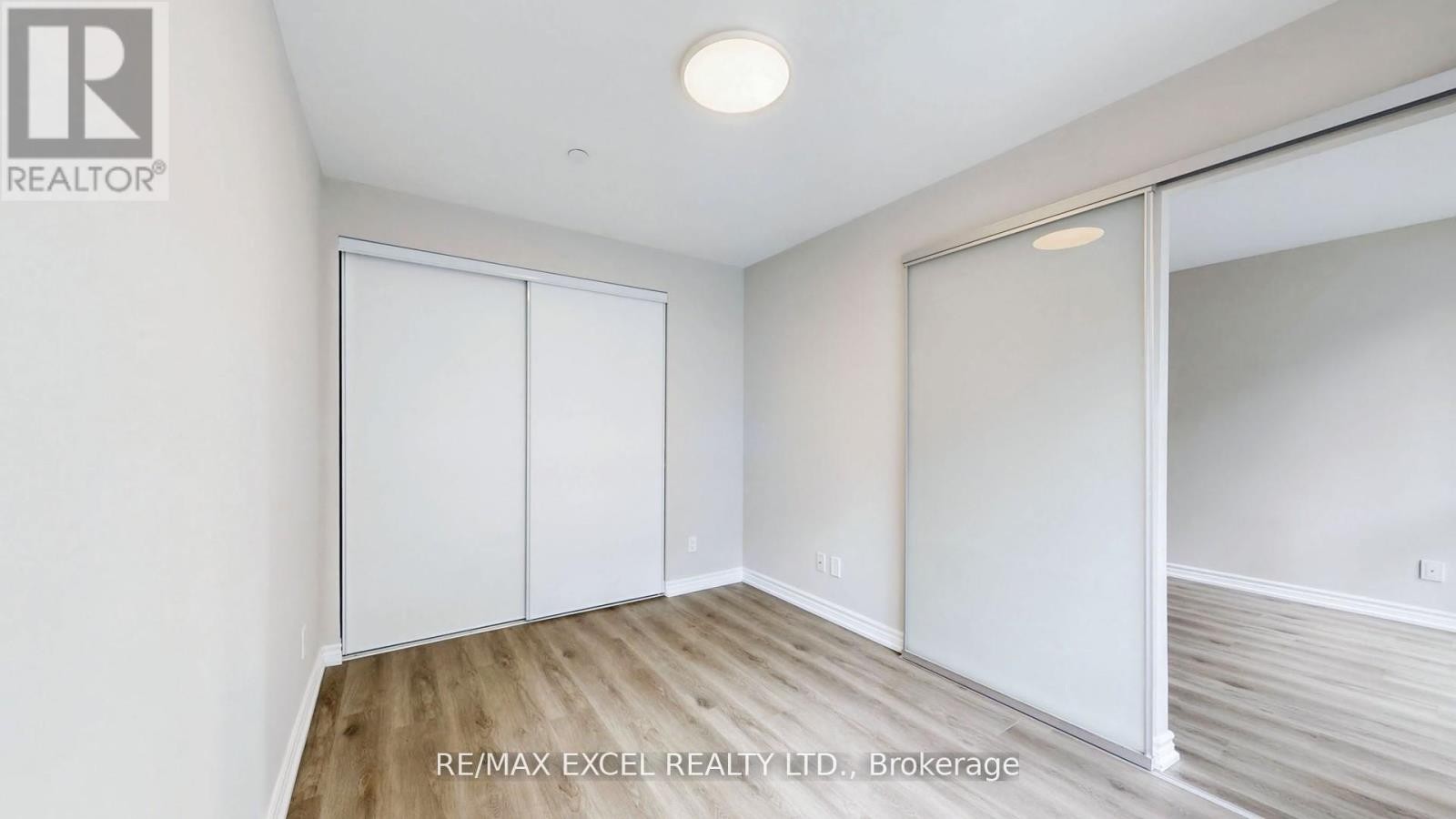 












1218 - 87 PETER STREET

,
Toronto (Waterfront Communities),




Ontario
M5V0P1

