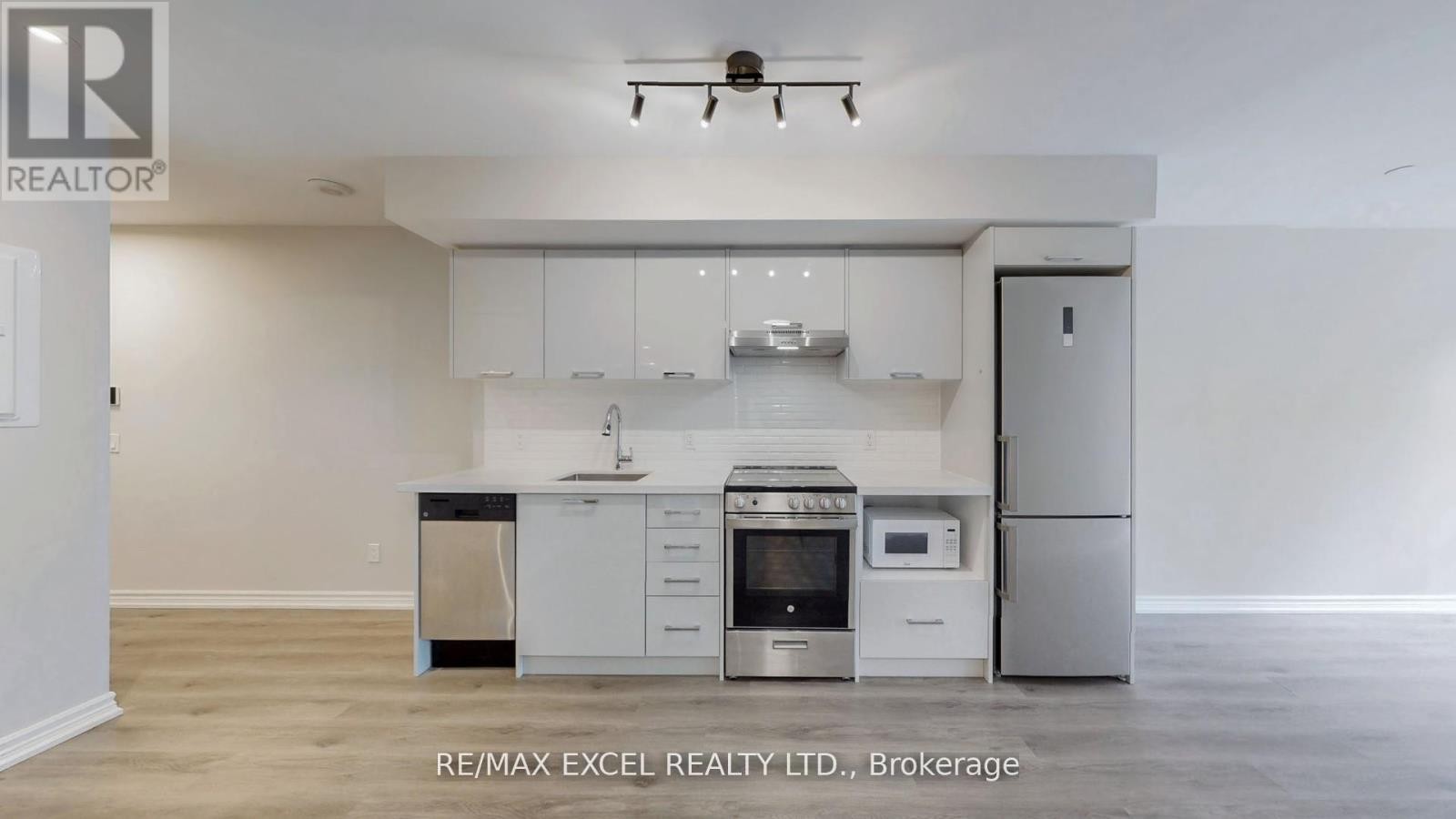 












1218 - 87 PETER STREET

,
Toronto (Waterfront Communities),




Ontario
M5V0P1

