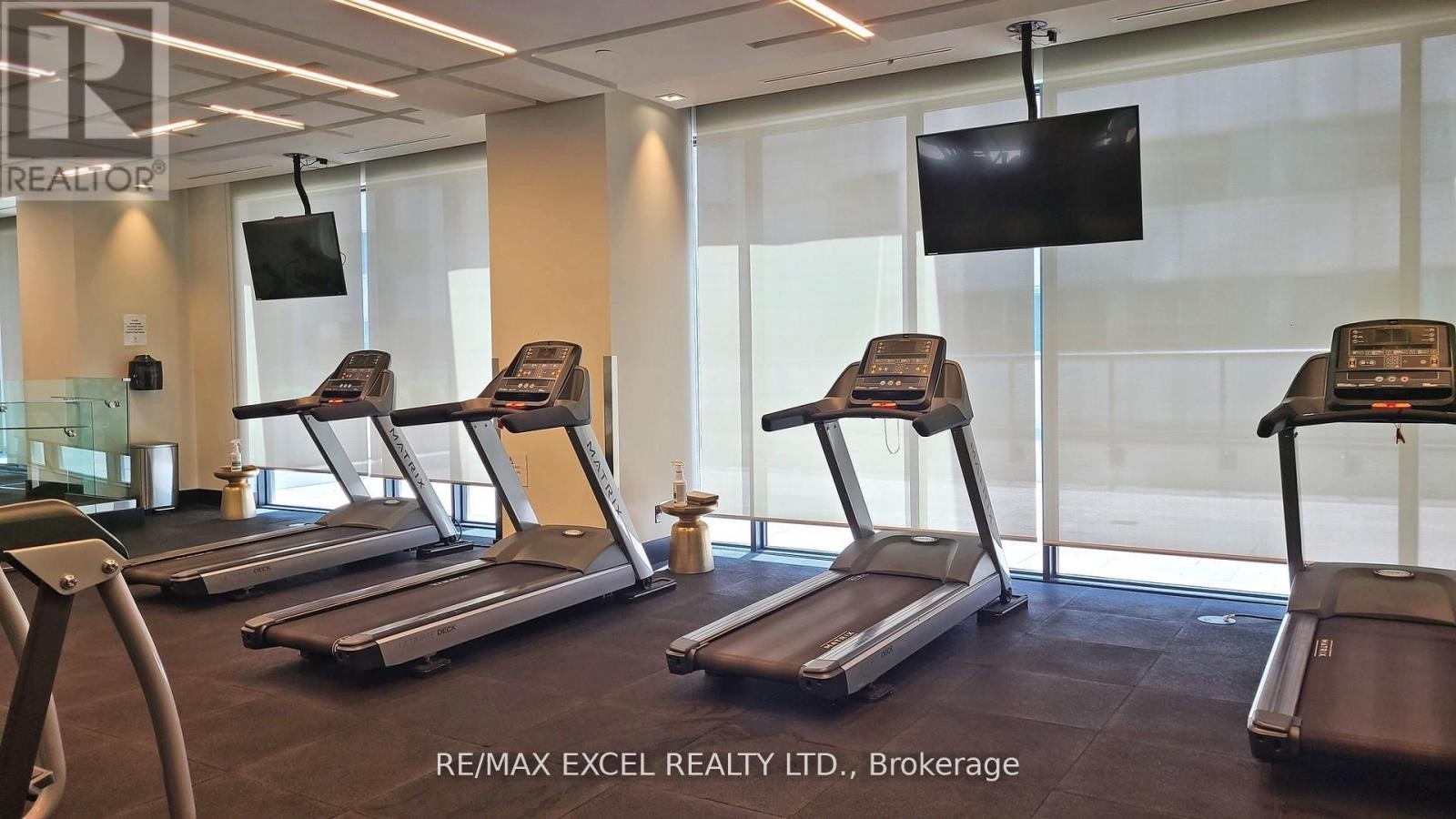 












1218 - 87 PETER STREET

,
Toronto (Waterfront Communities),




Ontario
M5V0P1

