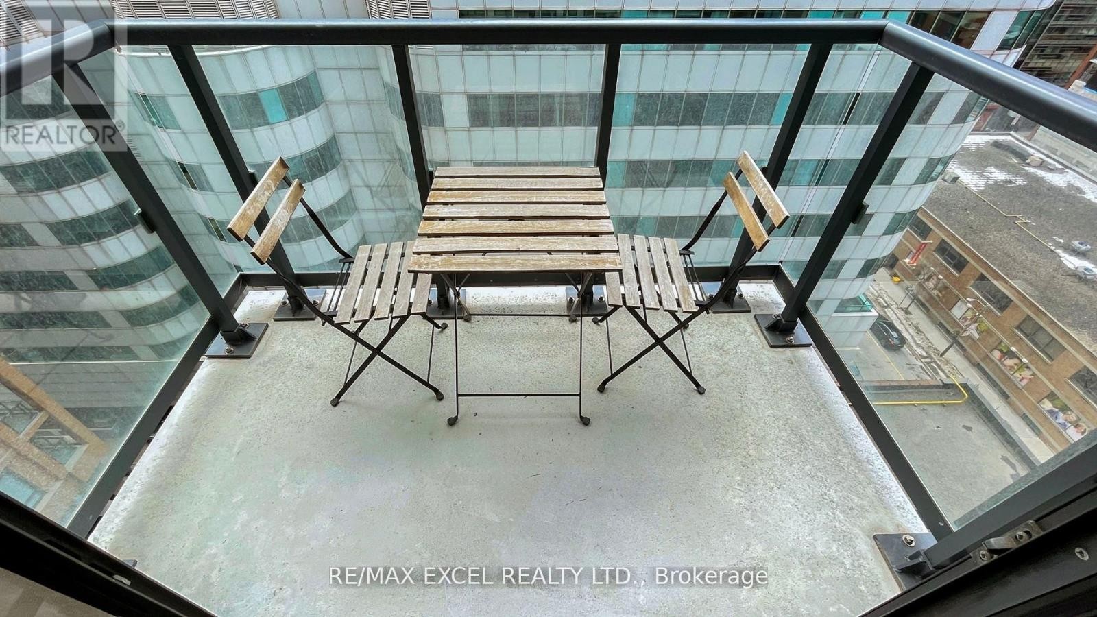 












1218 - 87 PETER STREET

,
Toronto (Waterfront Communities),




Ontario
M5V0P1


