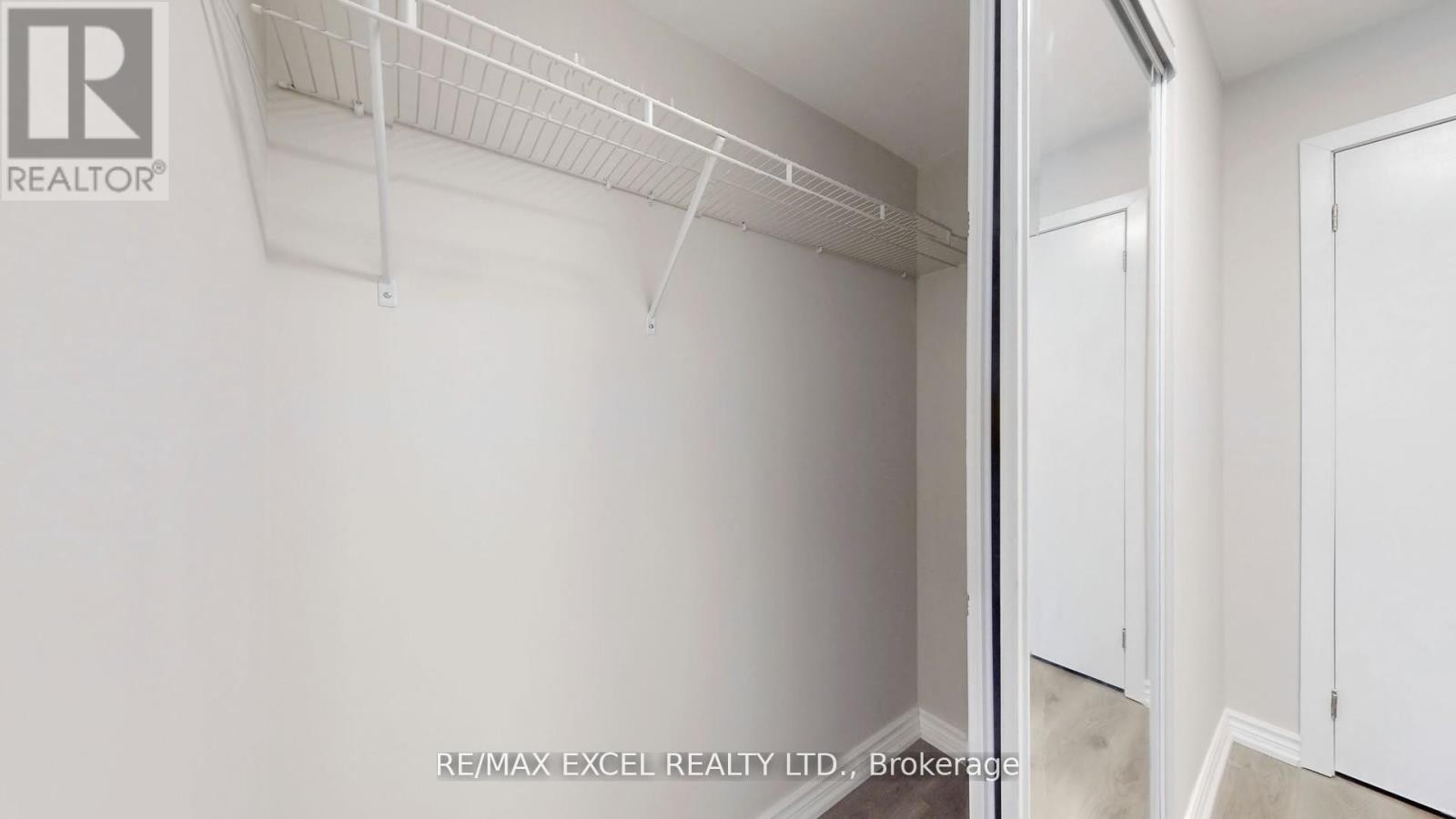 












1218 - 87 PETER STREET

,
Toronto (Waterfront Communities),




Ontario
M5V0P1

