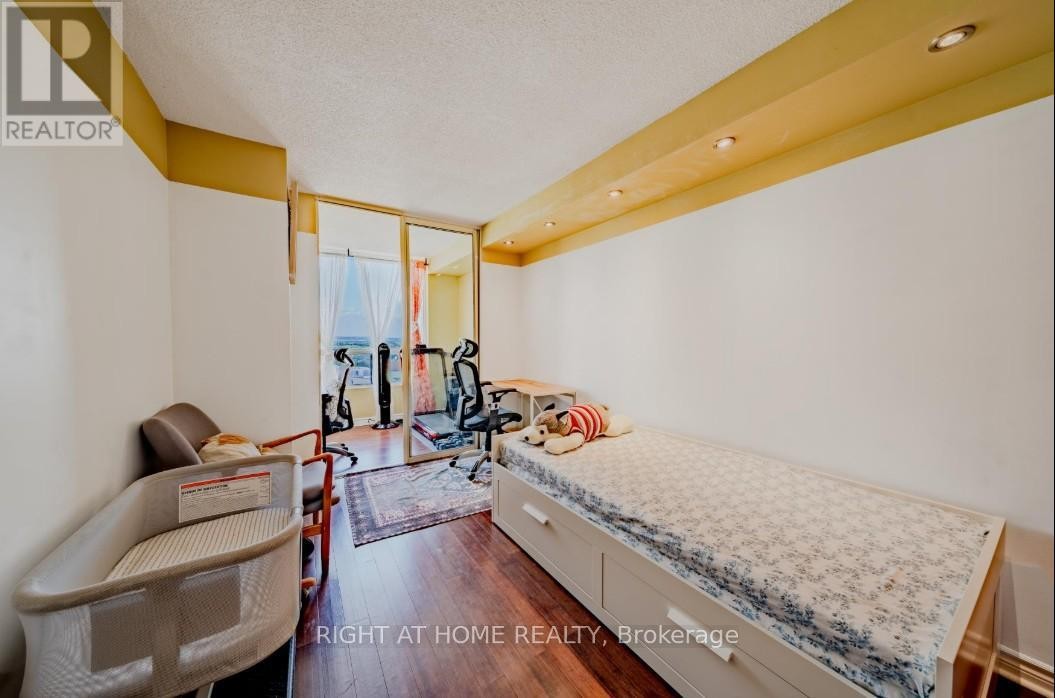 












PH504 - 5765 YONGE STREET

,
Toronto (Newtonbrook East),




Ontario
M2M4H9

