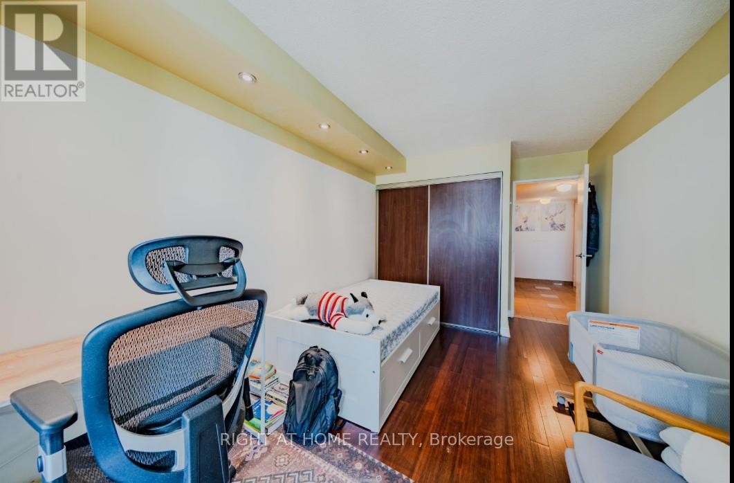 












PH504 - 5765 YONGE STREET

,
Toronto (Newtonbrook East),




Ontario
M2M4H9


