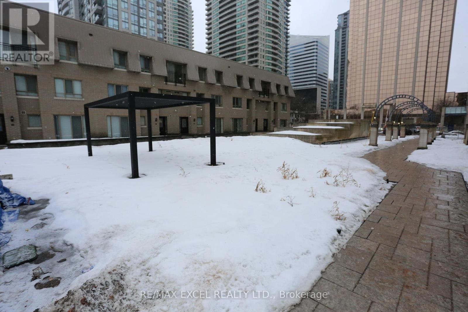 












114 - 38 HOLLYWOOD AVENUE

,
Toronto (Willowdale East),




Ontario
M2N6R6

