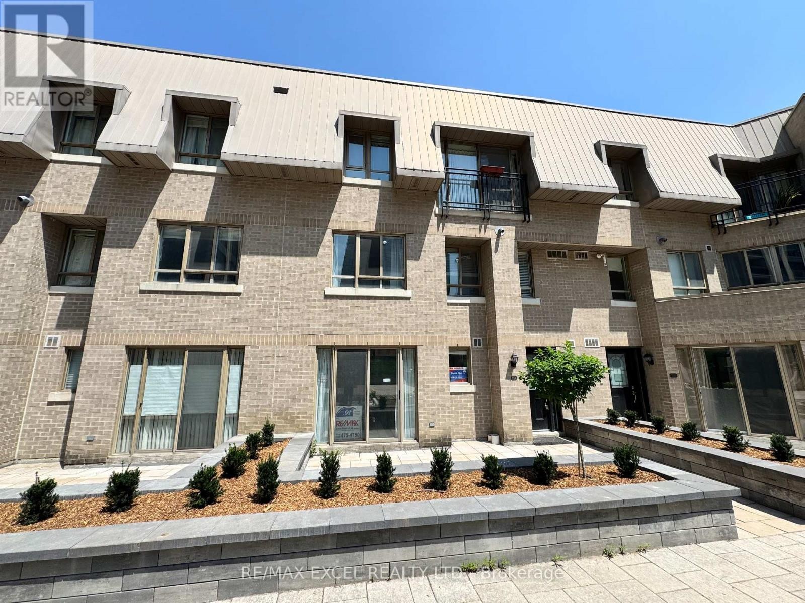 












114 - 38 HOLLYWOOD AVENUE

,
Toronto (Willowdale East),




Ontario
M2N6R6

