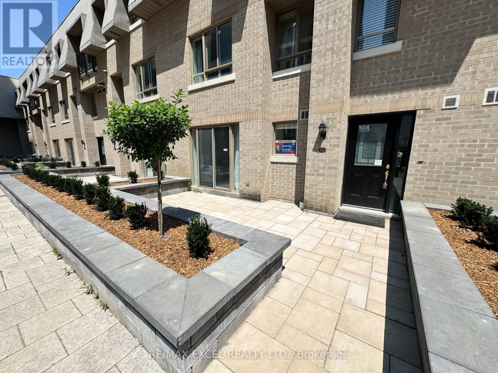 












114 - 38 HOLLYWOOD AVENUE

,
Toronto (Willowdale East),




Ontario
M2N6R6

