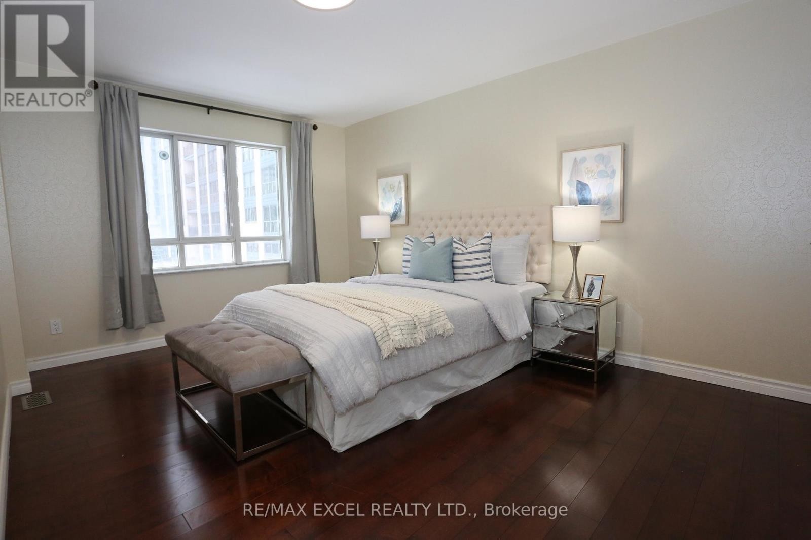 












114 - 38 HOLLYWOOD AVENUE

,
Toronto (Willowdale East),




Ontario
M2N6R6

