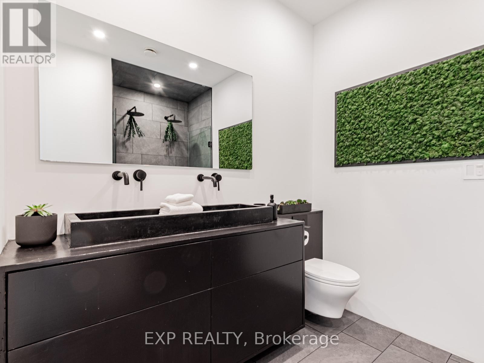 












44 MASSEY STREET

,
Toronto (Niagara),




Ontario
M6J2T4

