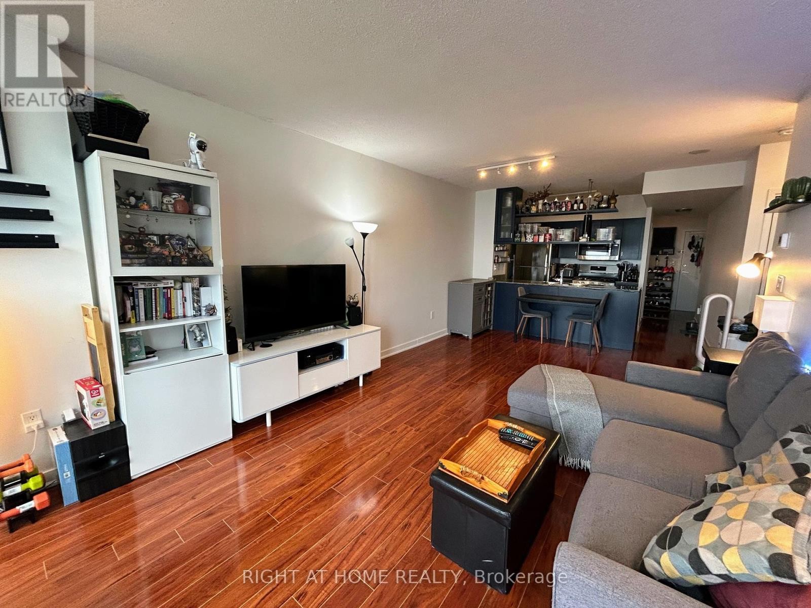 












2510 - 10 NAVY WHARF COURT

,
Toronto (Waterfront Communities),




Ontario
M5V3V2

