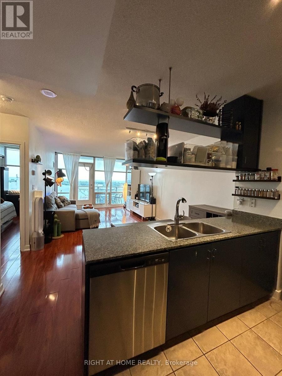 












2510 - 10 NAVY WHARF COURT

,
Toronto (Waterfront Communities),




Ontario
M5V3V2

