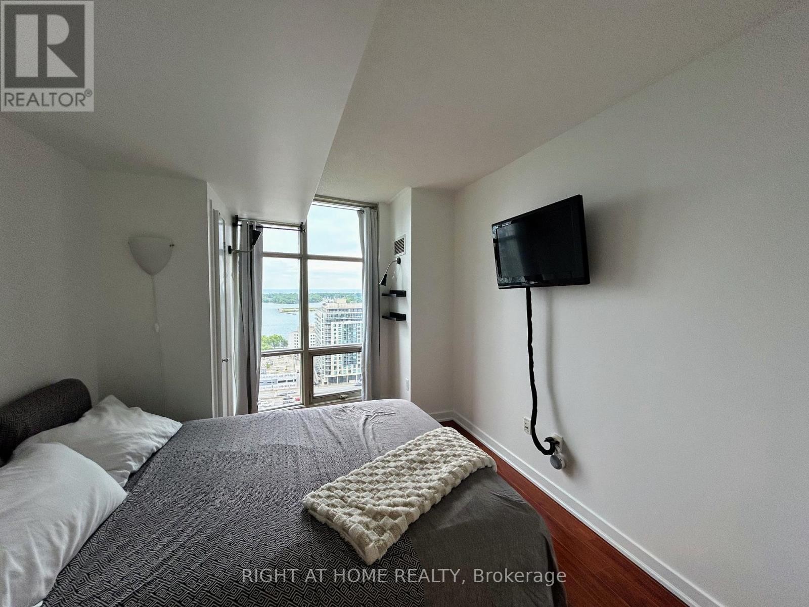 












2510 - 10 NAVY WHARF COURT

,
Toronto (Waterfront Communities),




Ontario
M5V3V2

