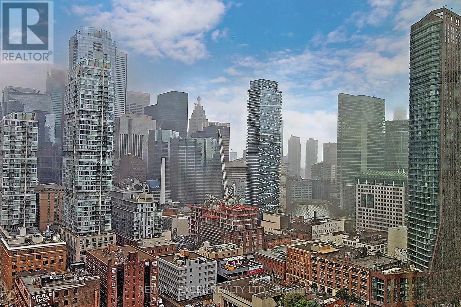 












2505 - 318 RICHMOND STREET W

,
Toronto (Waterfront Communities),




Ontario
M5V0B4

