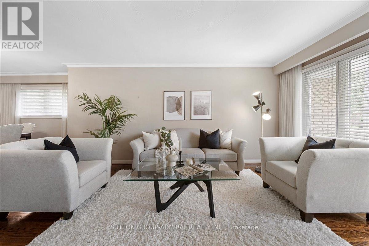 












40 MARATHON CRESCENT

,
Toronto (Newtonbrook West),




Ontario
M2R2L7

