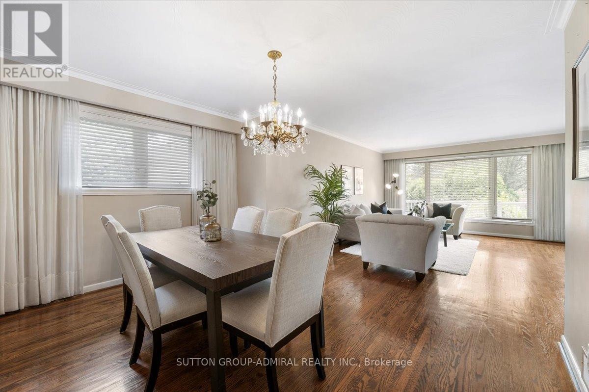 












40 MARATHON CRESCENT

,
Toronto (Newtonbrook West),




Ontario
M2R2L7


