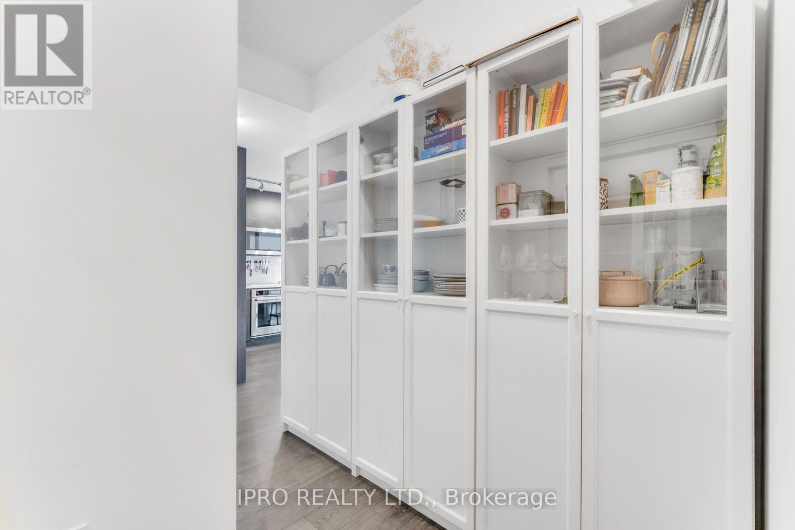 












1206 - 38 IANNUZZI STREET

,
Toronto (Niagara),




Ontario
M5V0S2

