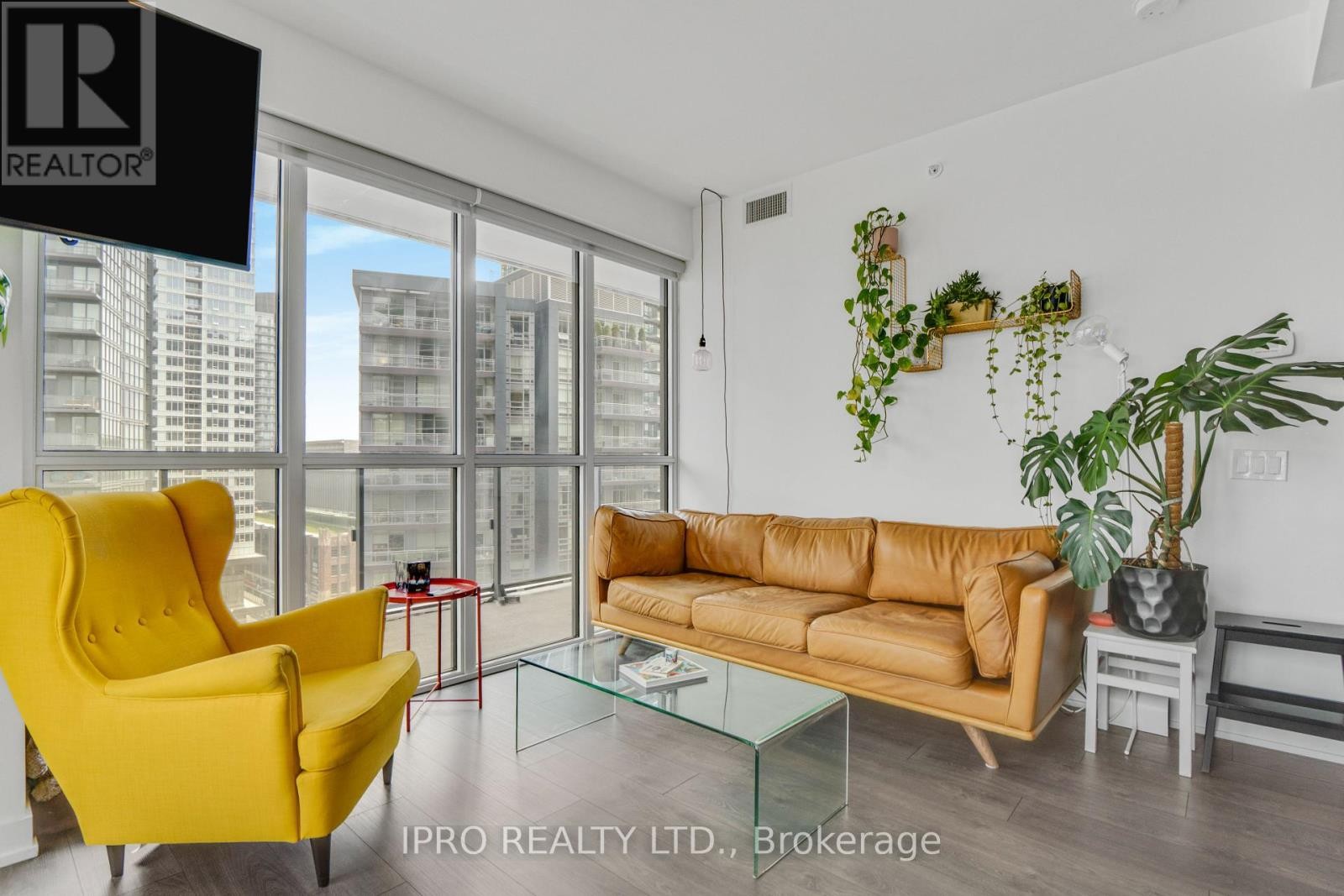 












1206 - 38 IANNUZZI STREET

,
Toronto (Niagara),




Ontario
M5V0S2

