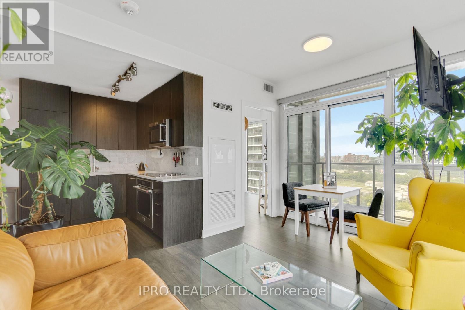 












1206 - 38 IANNUZZI STREET

,
Toronto (Niagara),




Ontario
M5V0S2

