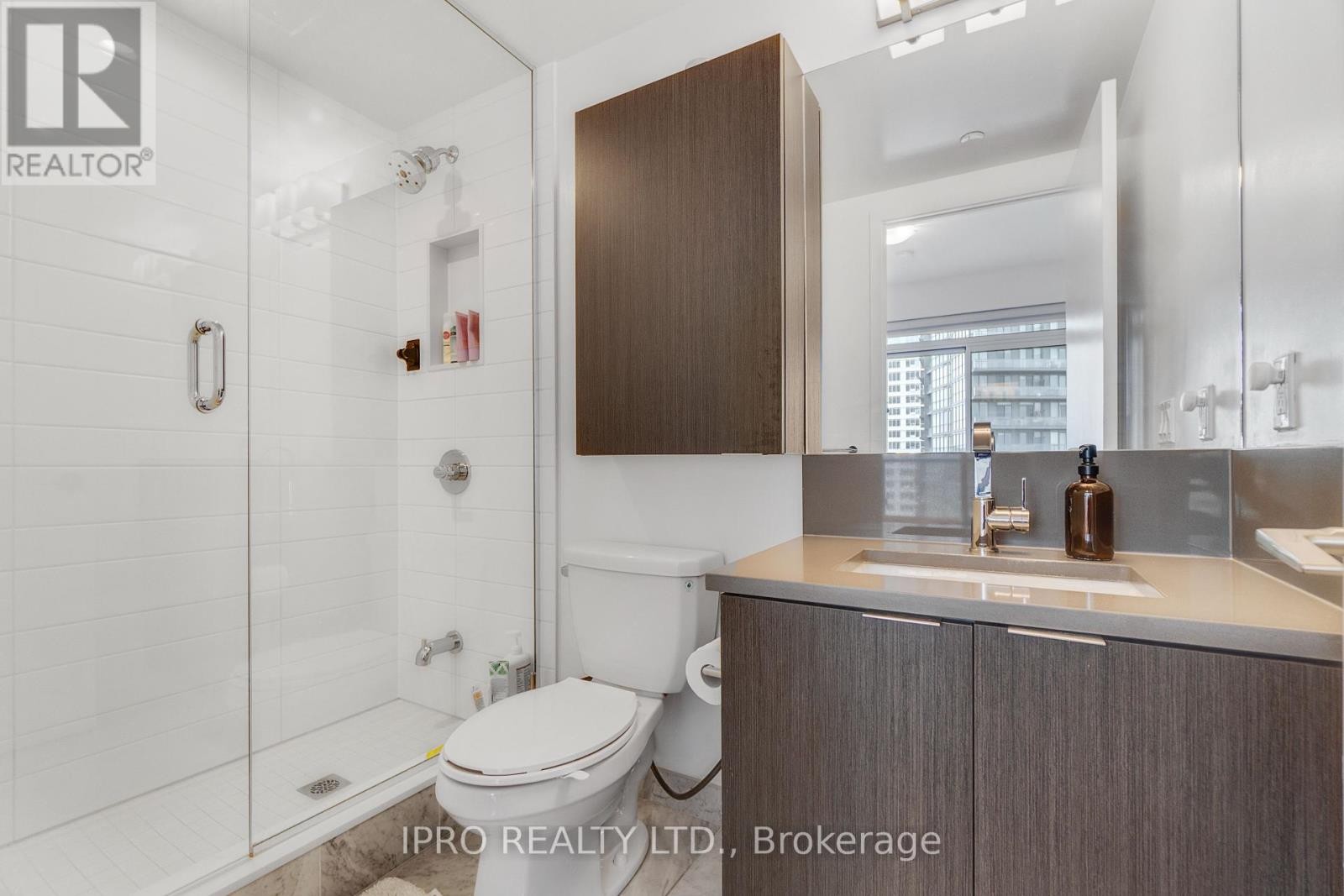 












1206 - 38 IANNUZZI STREET

,
Toronto (Niagara),




Ontario
M5V0S2

