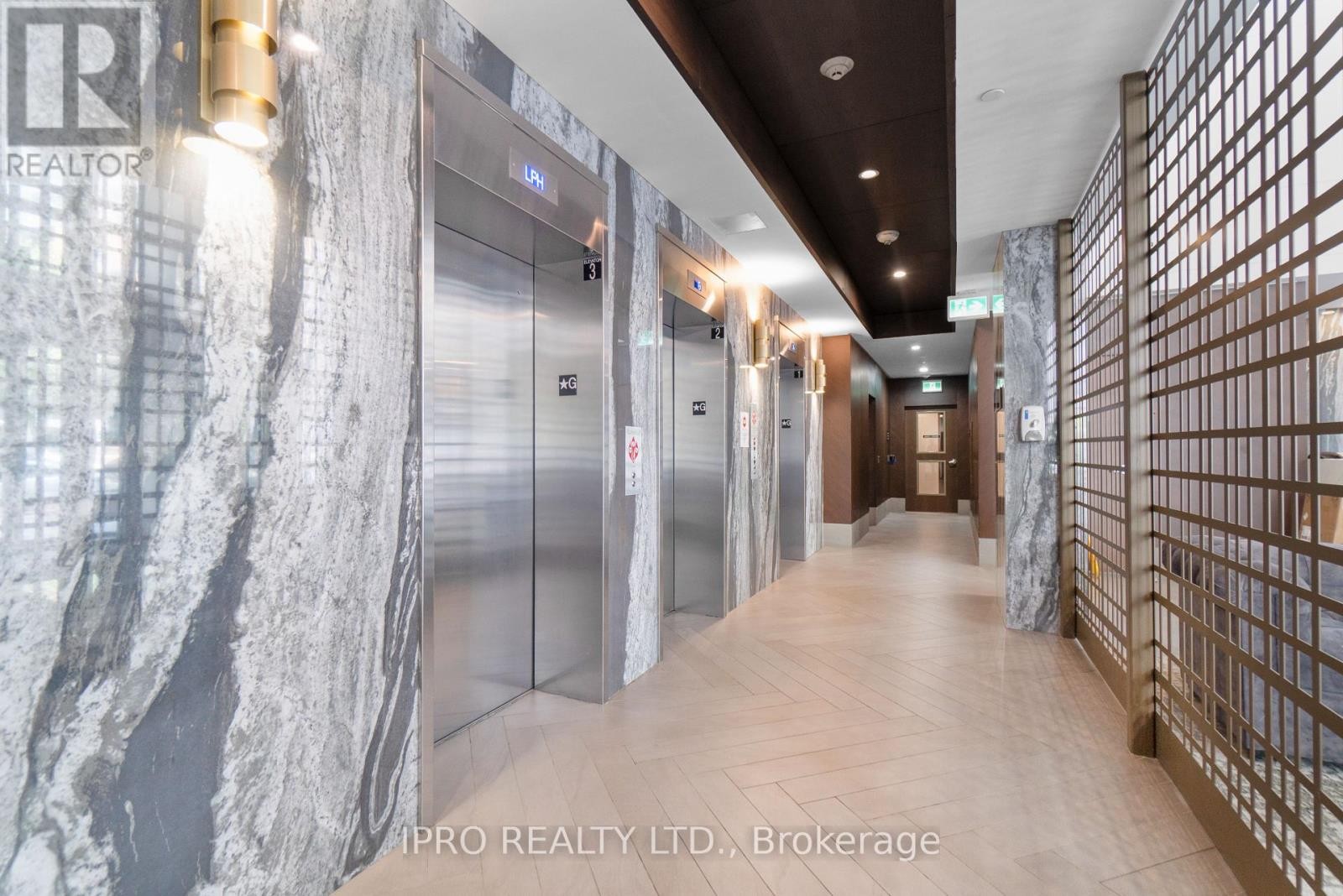 












1206 - 38 IANNUZZI STREET

,
Toronto (Niagara),




Ontario
M5V0S2

