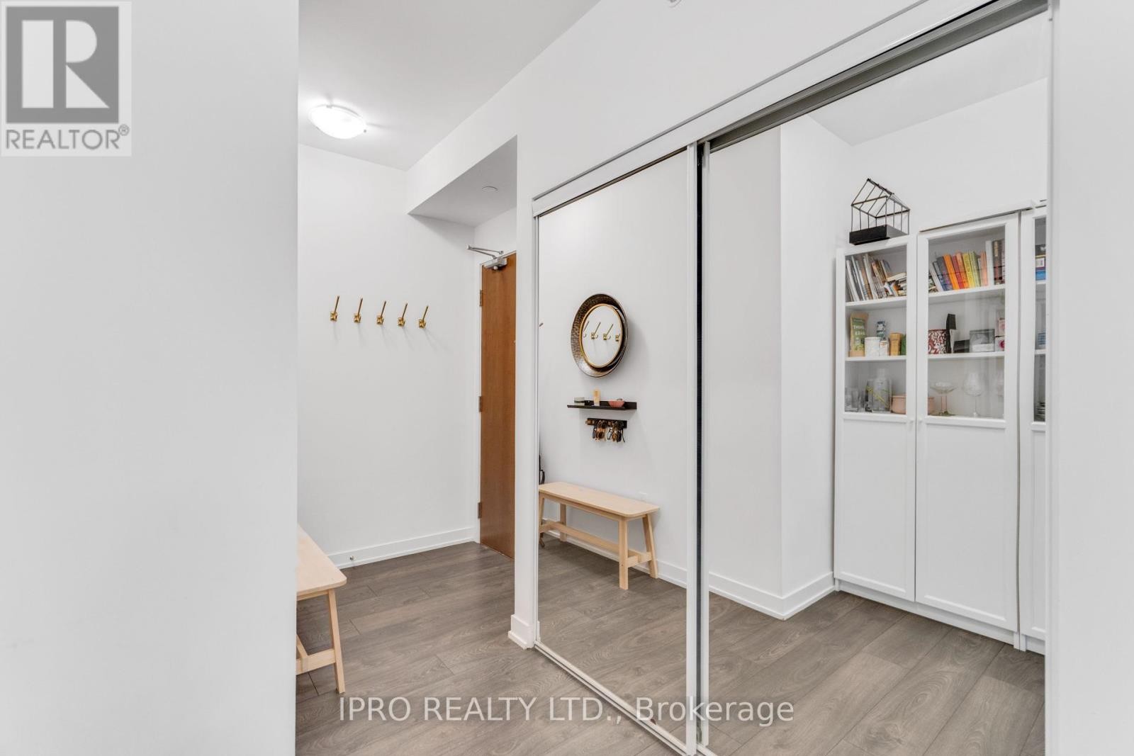 












1206 - 38 IANNUZZI STREET

,
Toronto (Niagara),




Ontario
M5V0S2

