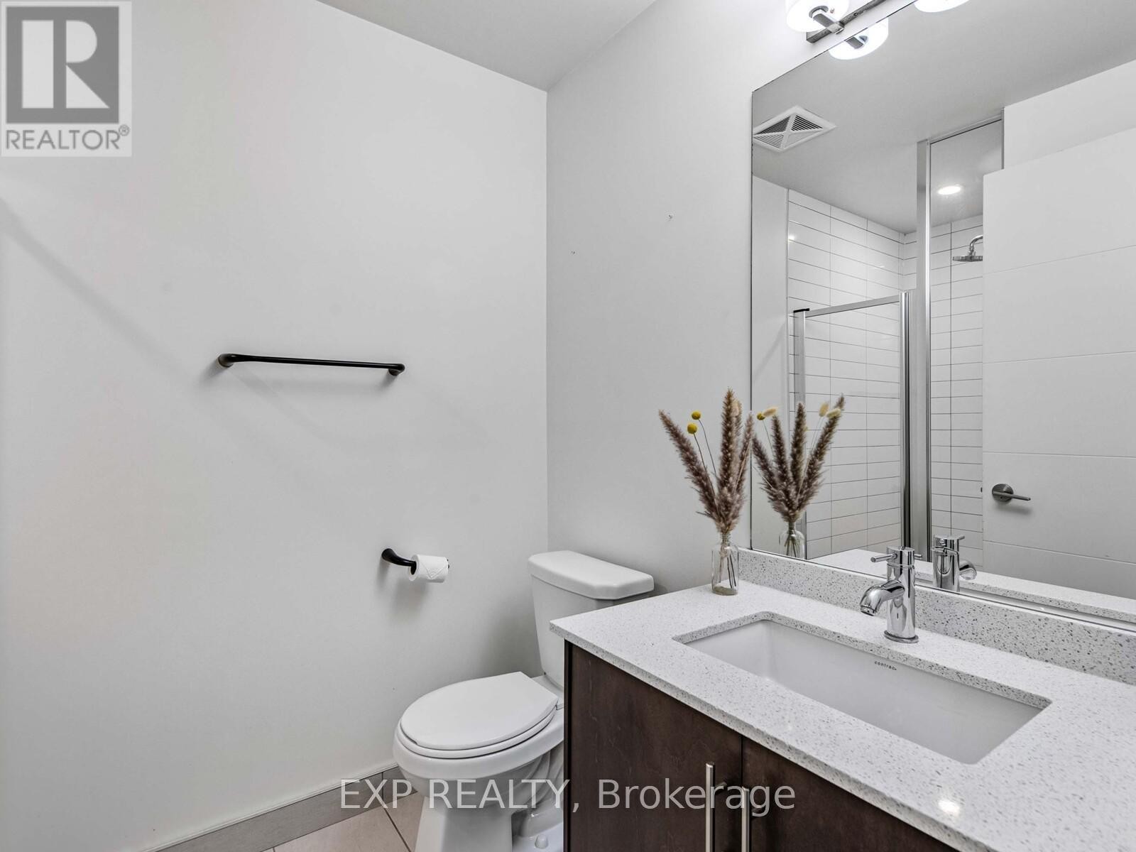 












15 - 460 ADELAIDE STREET E

,
Toronto (Moss Park),




Ontario
M5A1N6

