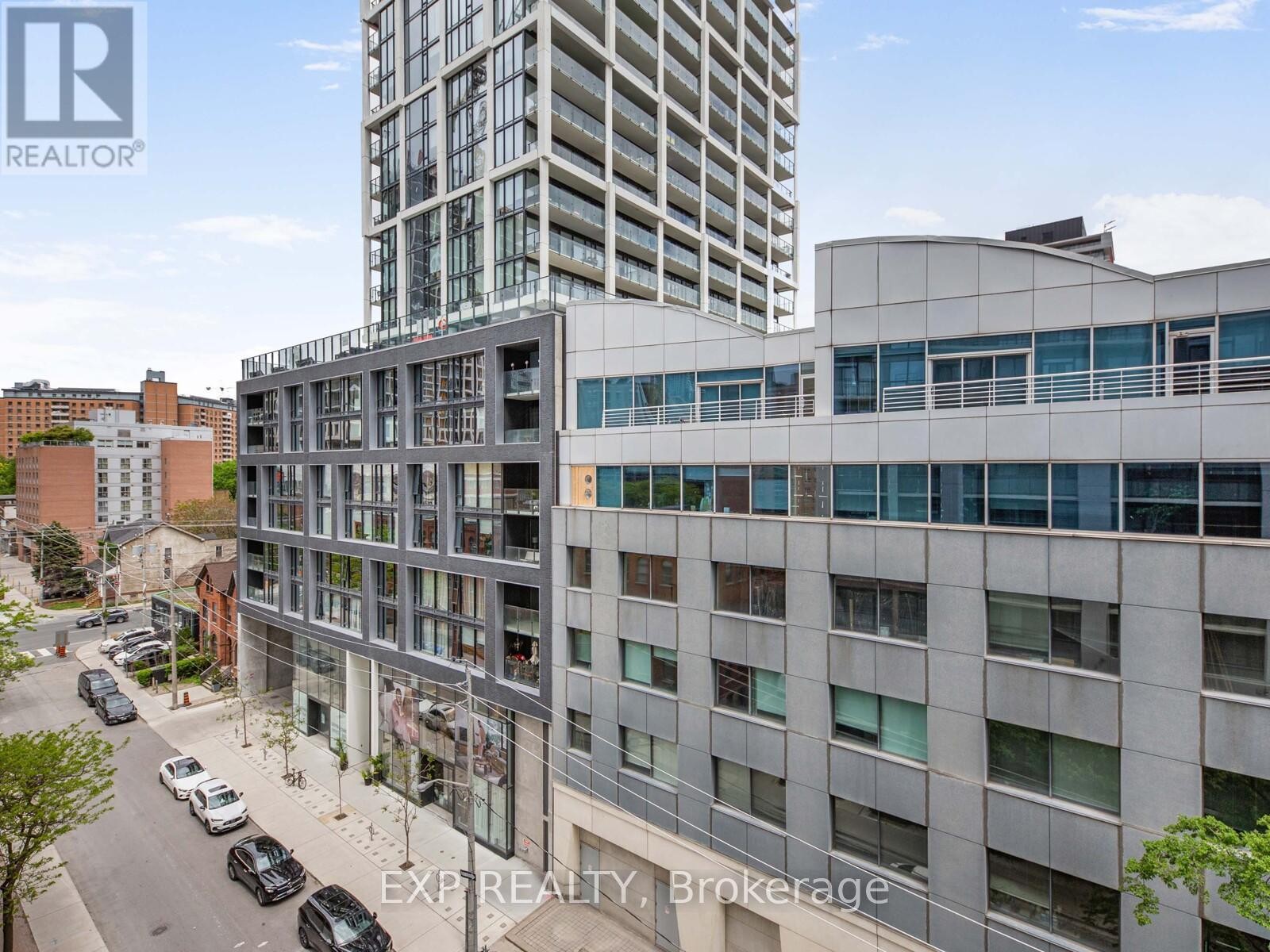 












15 - 460 ADELAIDE STREET E

,
Toronto (Moss Park),




Ontario
M5A1N6

