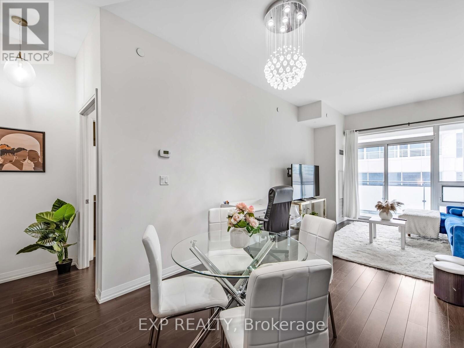 












15 - 460 ADELAIDE STREET E

,
Toronto (Moss Park),




Ontario
M5A1N6

