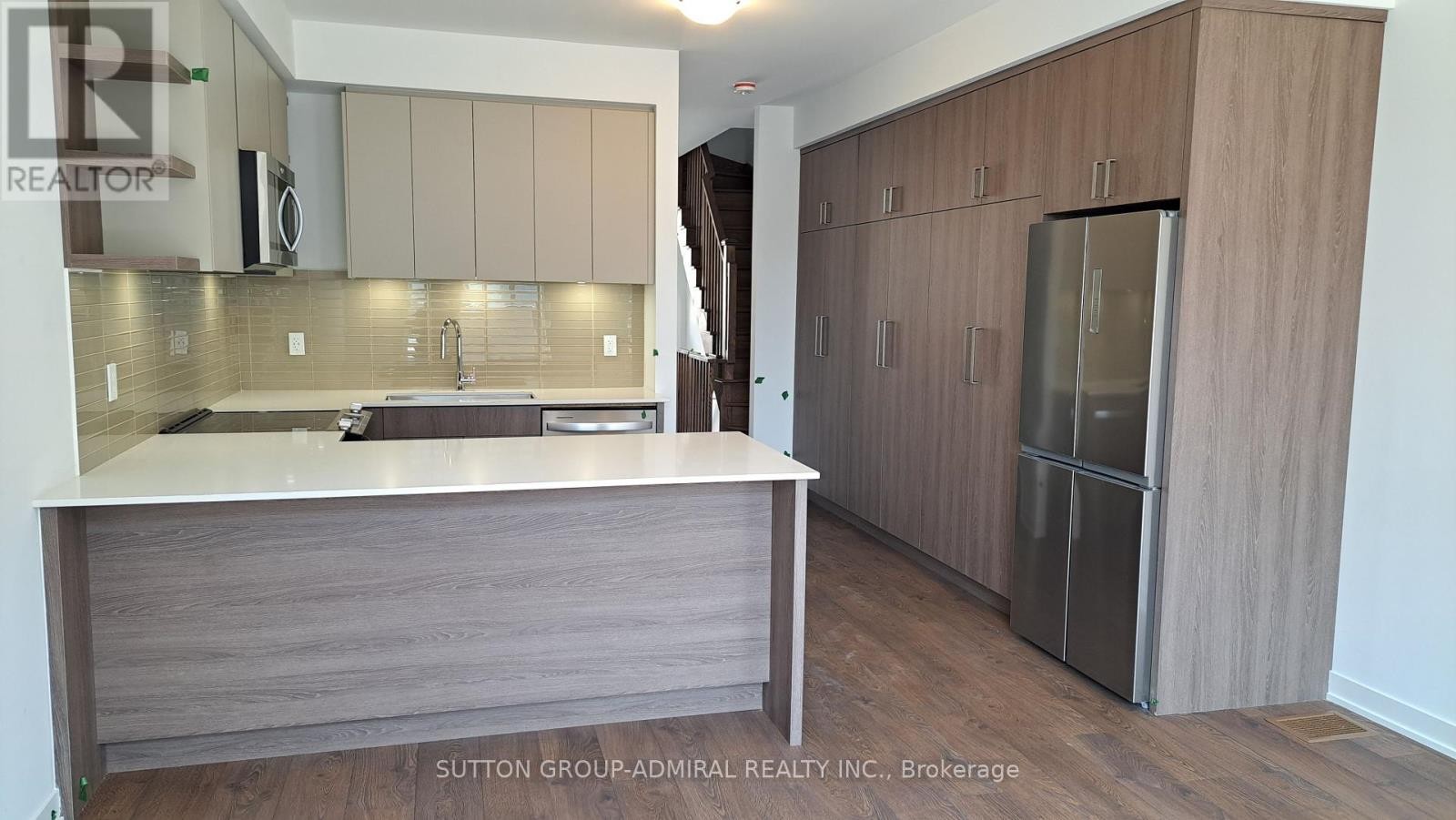 












113 GREEN GARDENS BOULEVARD

,
Toronto (Englemount-Lawrence),




Ontario
M6A0E2

