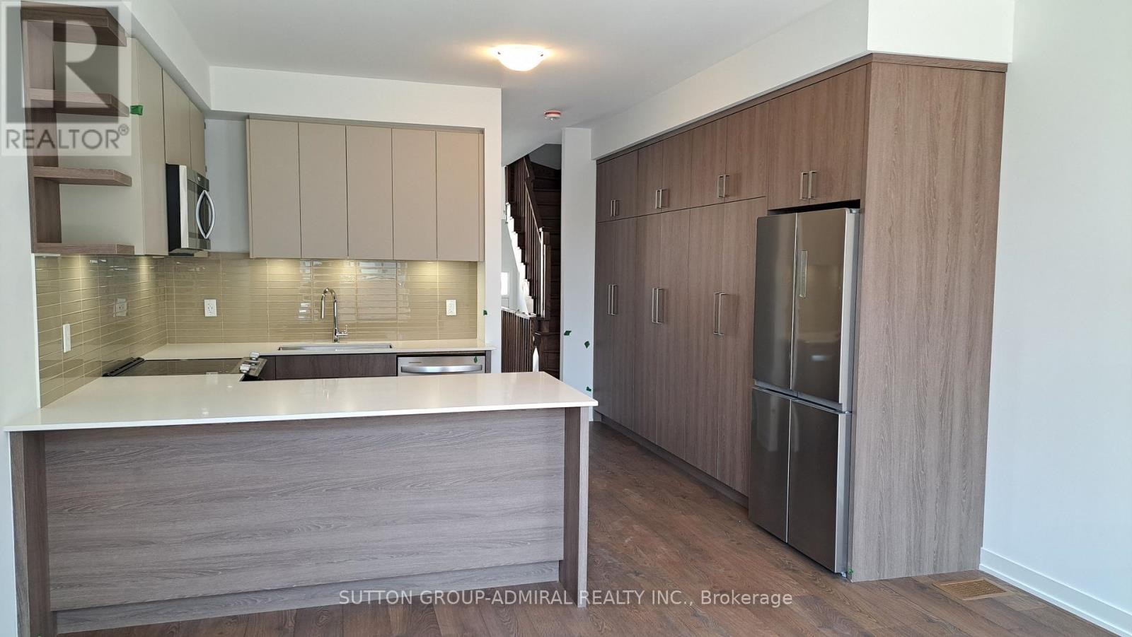 












113 GREEN GARDENS BOULEVARD

,
Toronto (Englemount-Lawrence),




Ontario
M6A0E2

