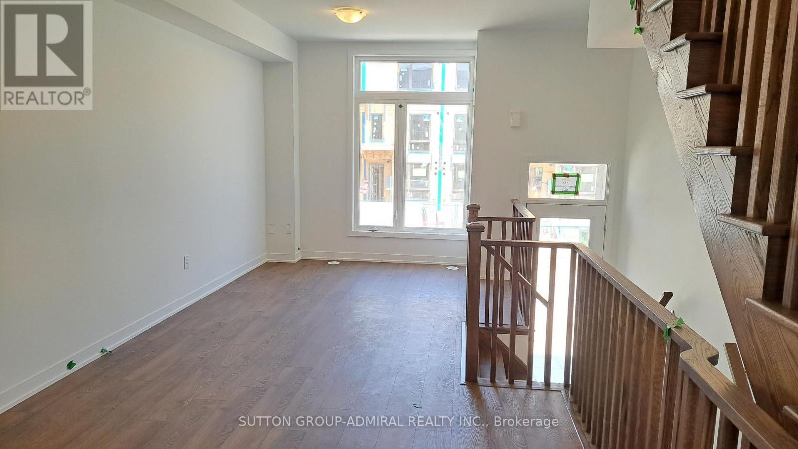 












113 GREEN GARDENS BOULEVARD

,
Toronto (Englemount-Lawrence),




Ontario
M6A0E2

